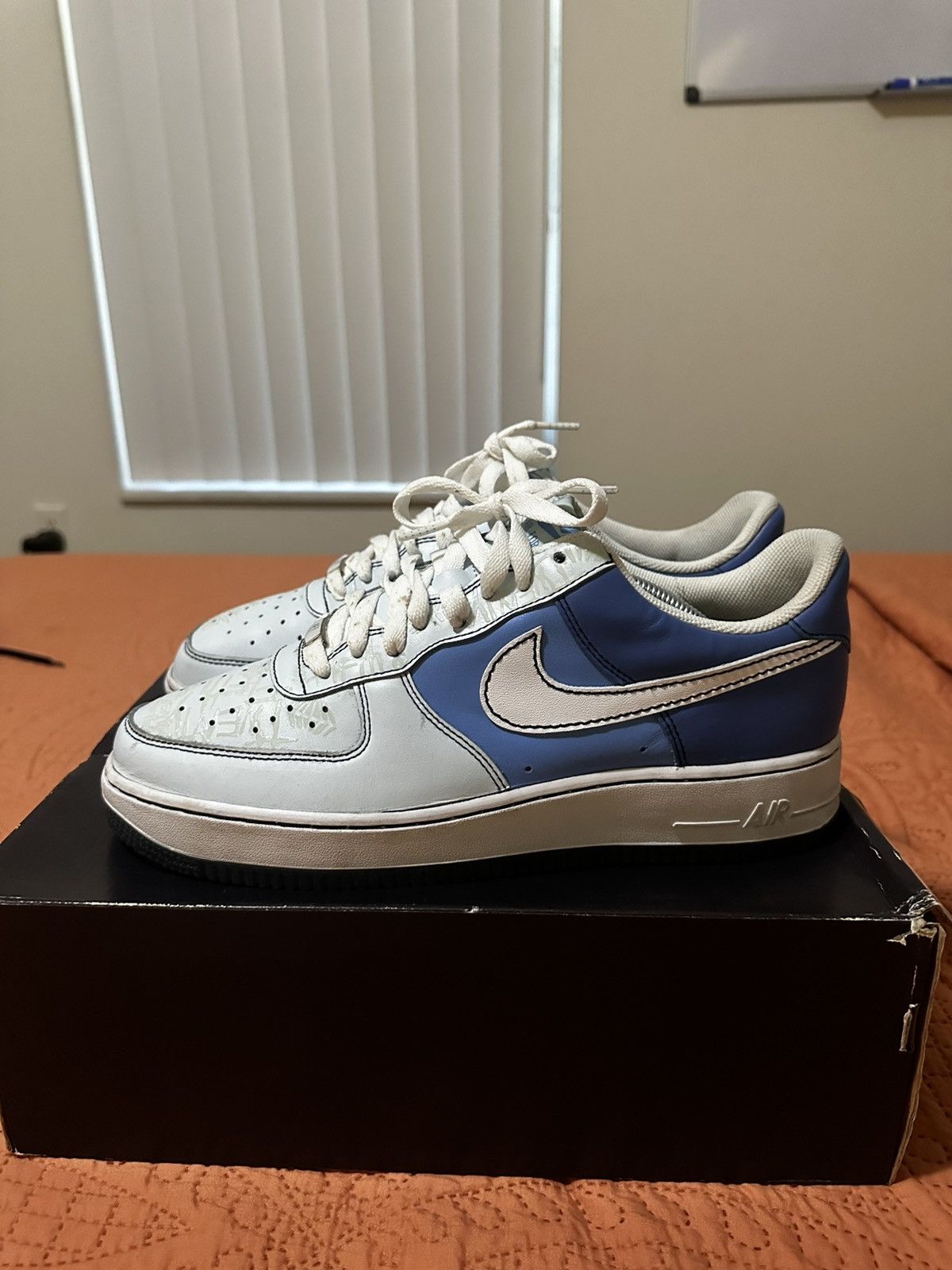 Nike WMNS NIKE AIR FORCE 1 ‘07 Size US 9.5 / EU 42-43 - 4 Thumbnail