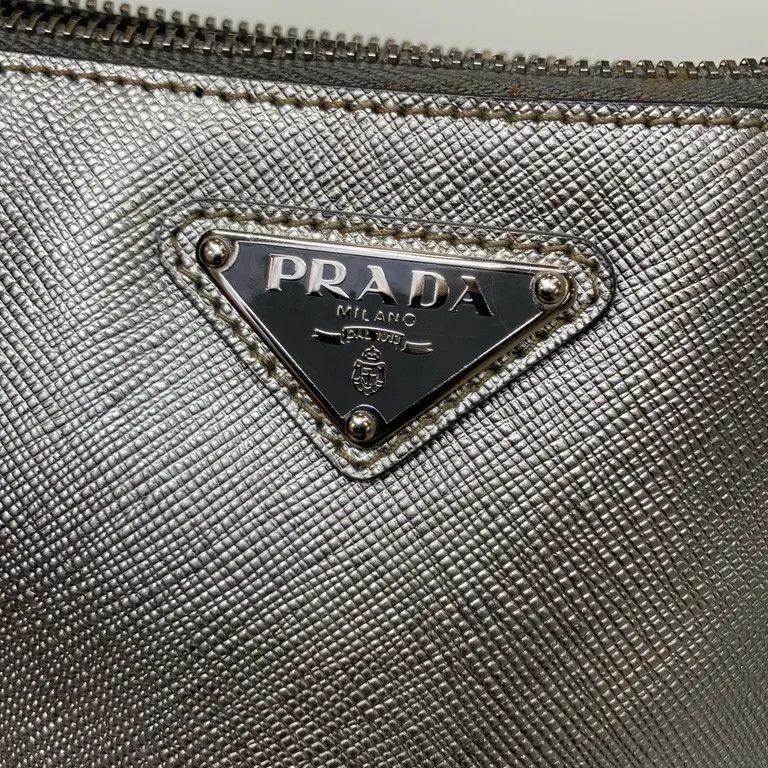 Prada F/W06 Silver Saffiano Leather Shoulder Bag Size ONE SIZE - 7 Thumbnail