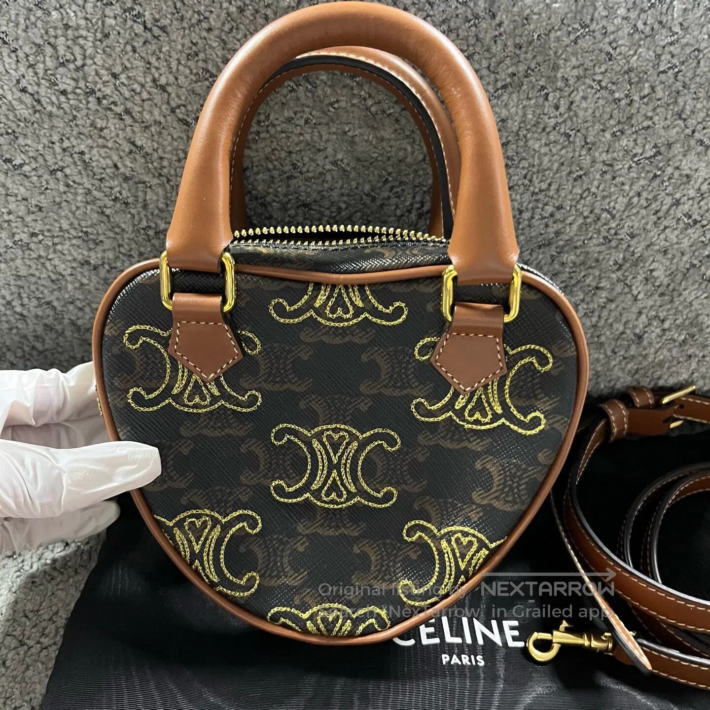 Celine CELINE aged flowers with a full heart-shaped imprint Cross Size ONE SIZE - 2 Thumbnail