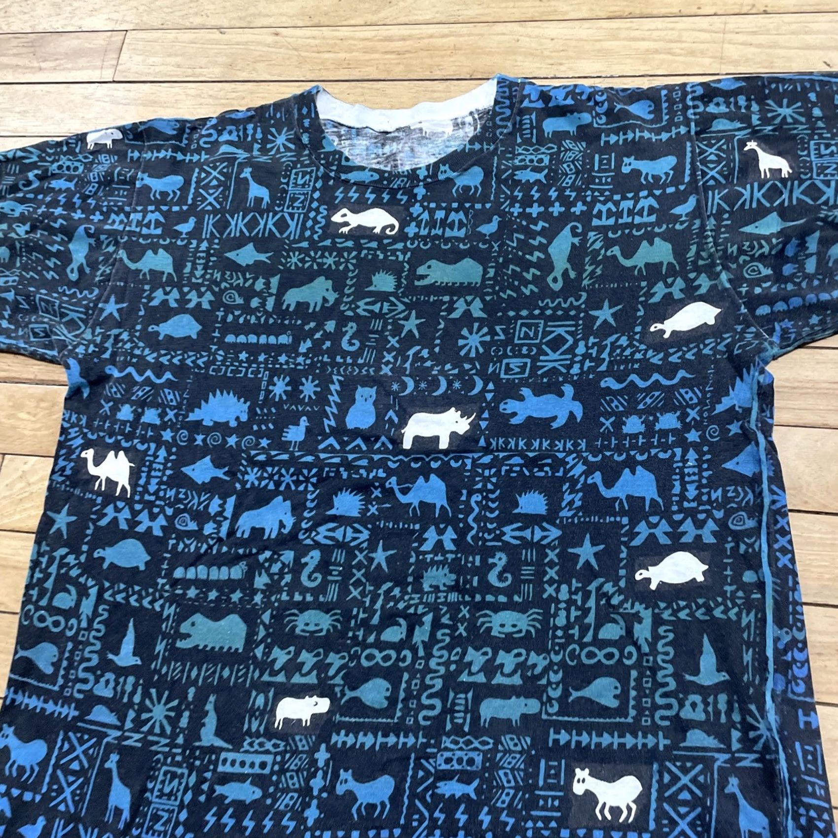 Vintage vtg 80s Single Stitch T Shirt TRIBAL ART Animal 90s Graphic AOP Crop Teal Men M Shirt Size US M / EU 48-50 / 2 - 6 Thumbnail