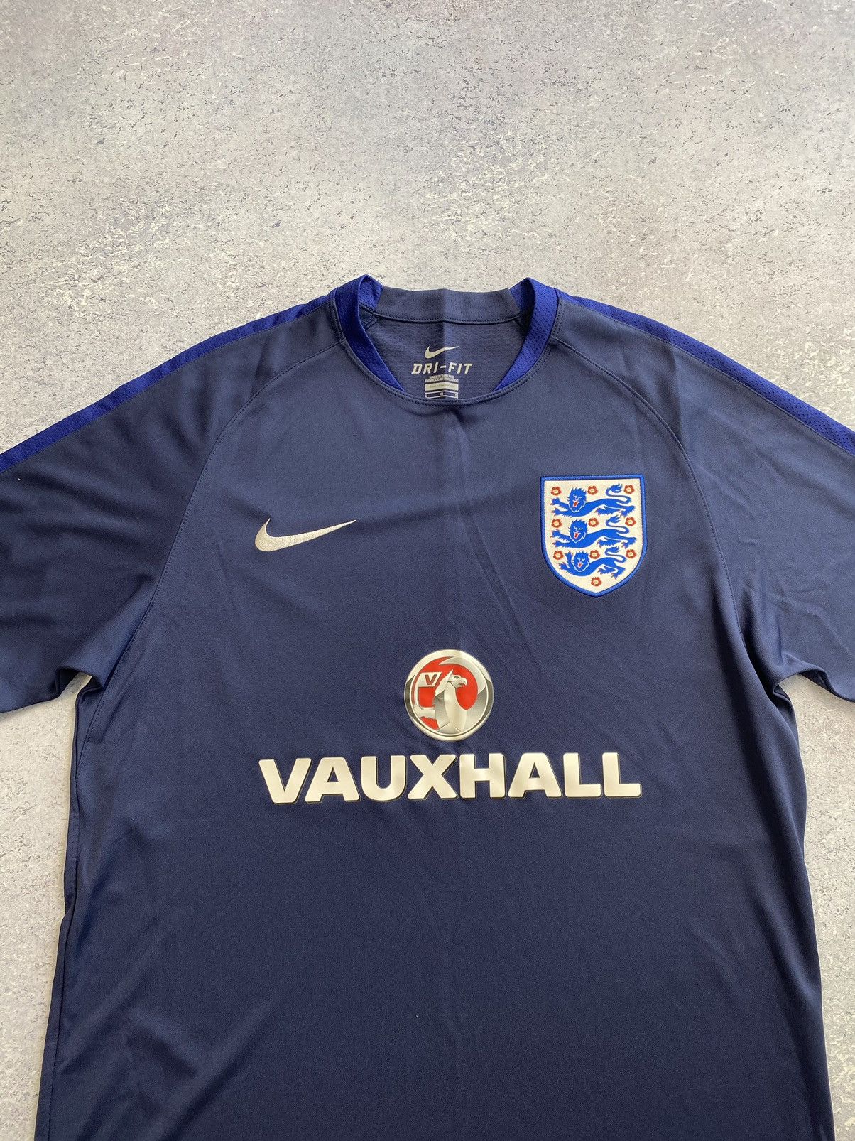 Nike ENGLAND 2016 2017 FOOTBALL SHIRT SOCCER JERSEY NIKE Size US L / EU 52-54 / 3 - 5 Thumbnail