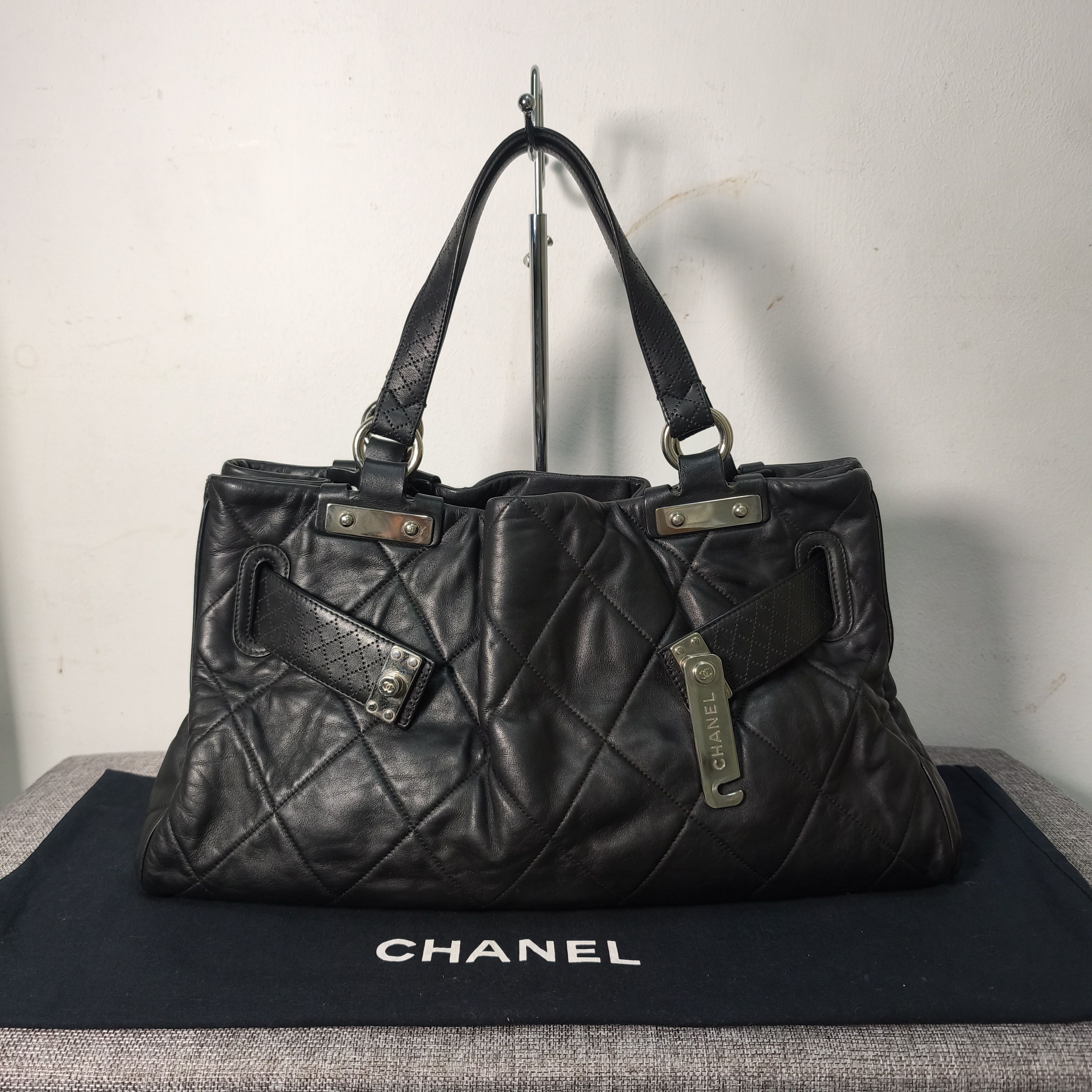 Chanel Chanel 2008 Vintage East West Expandable Strap Tote Size ONE SIZE - 1 Thumbnail