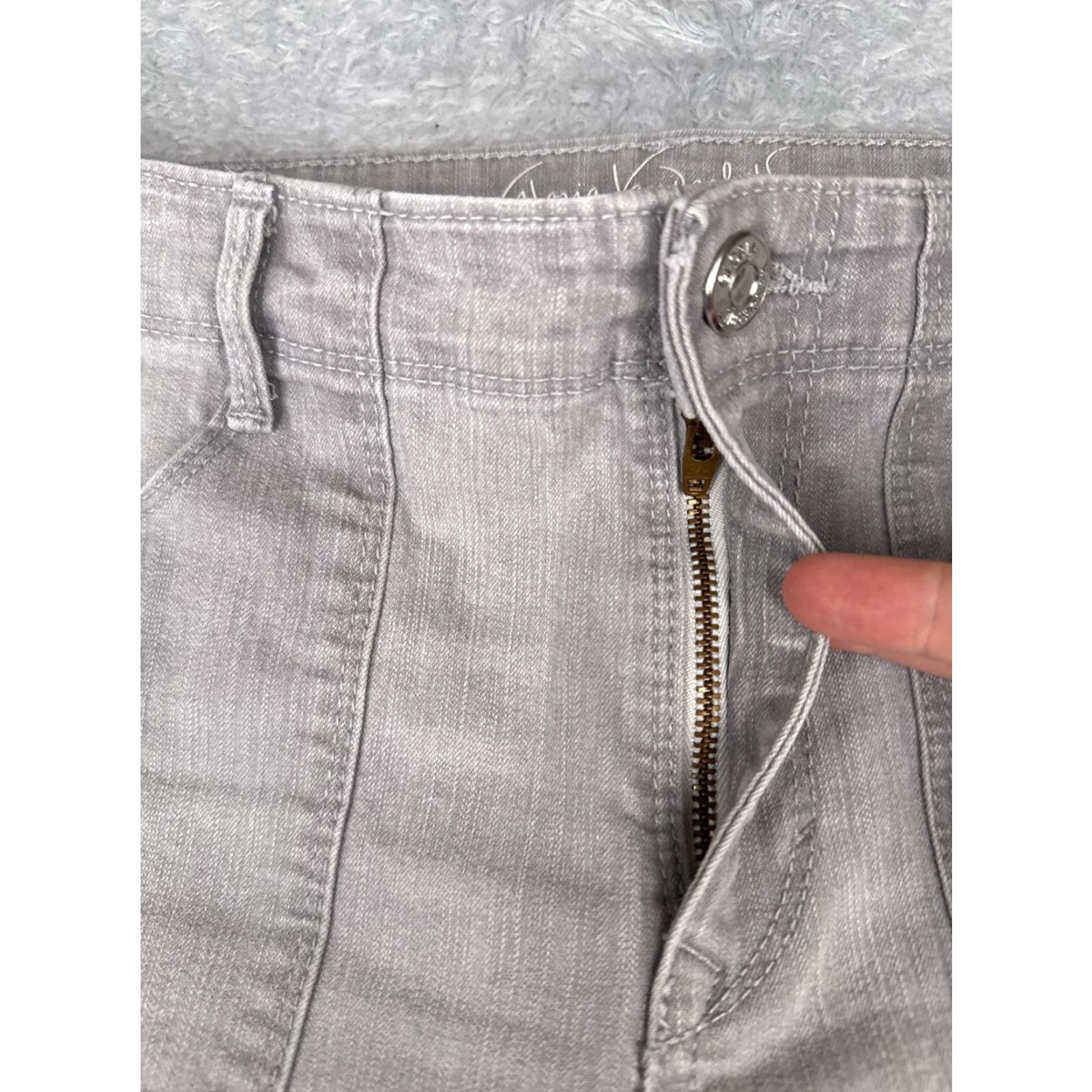 Gloria Vanderbilt Gloria Vanderbilt Jeans Women 8 Gray Denim Capri Cotton Blend Studded Ankle 30x23 Vintage: No Size 30" / US 8 / IT 44 - 5 Thumbnail