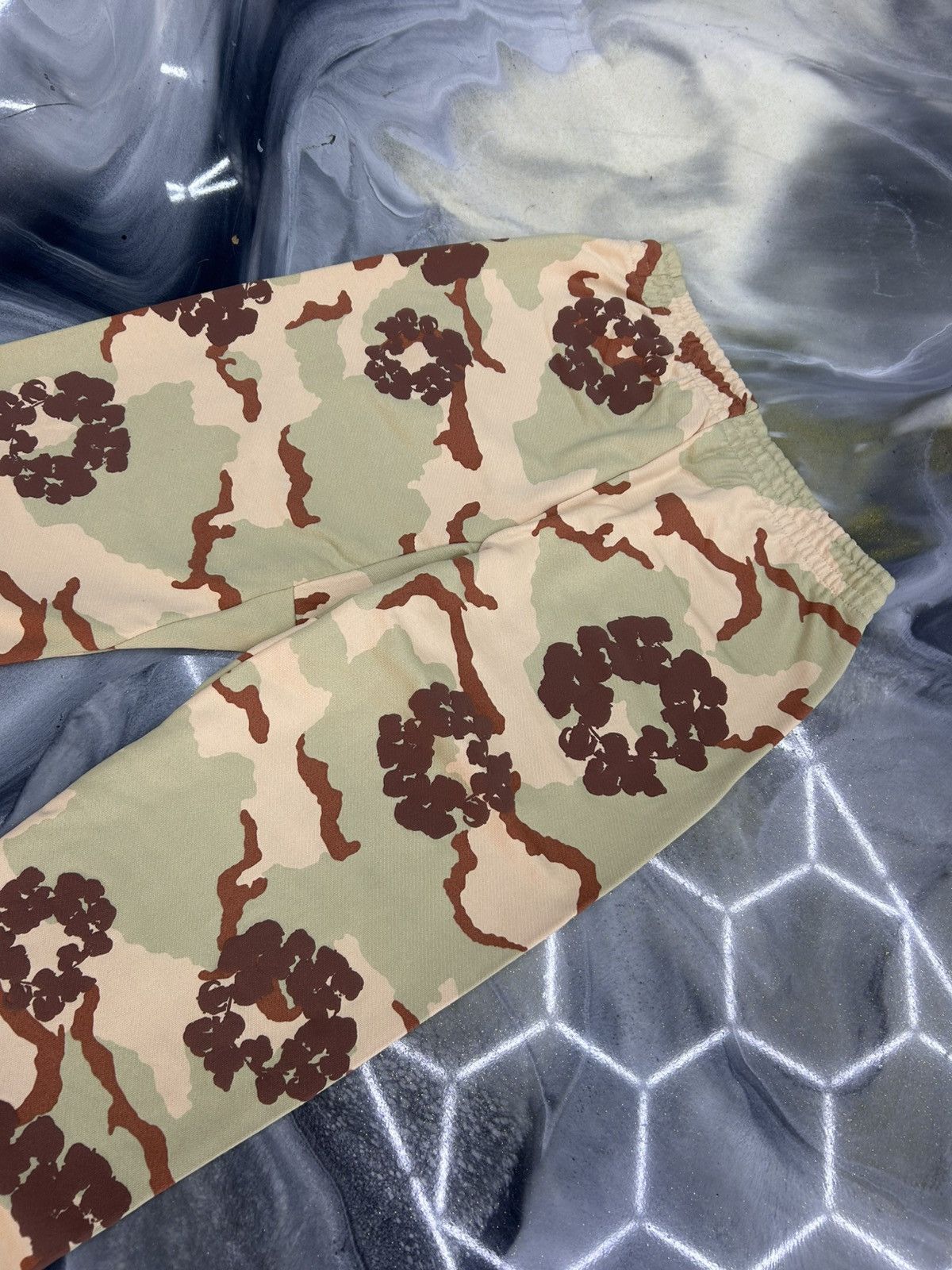 DENIM TEARS Denim Tears Tan Camo Cotton Wreath Sweatpants Size M Size US 32 / EU 48 - 9 Thumbnail