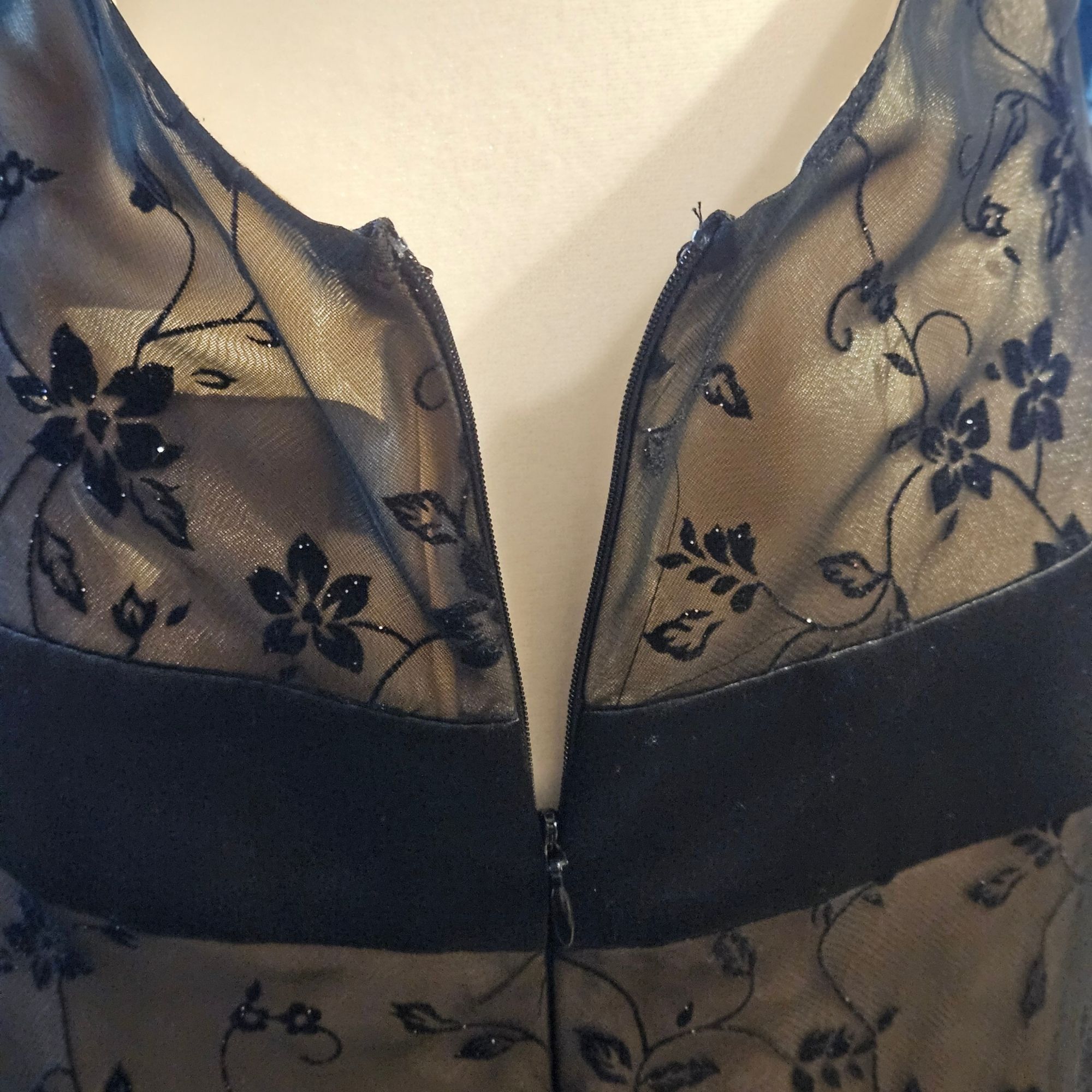 Other Betsy & Adam Women’s Halter Gown Black Floral Mesh 10 Whimsy Size L / US 10 / IT 46 - 12 Thumbnail