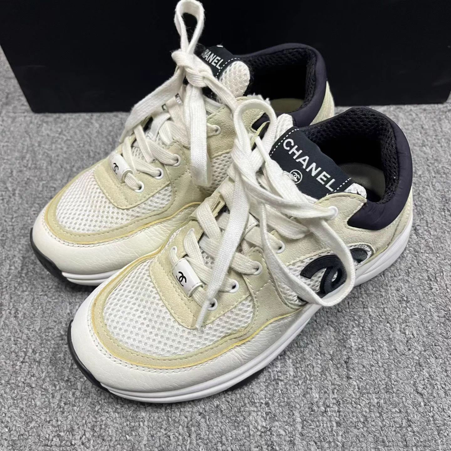 Chanel Chanel Ivory Black White Panda Low-Top Trainers 35 Size US 4 / IT 34 - 2 Thumbnail