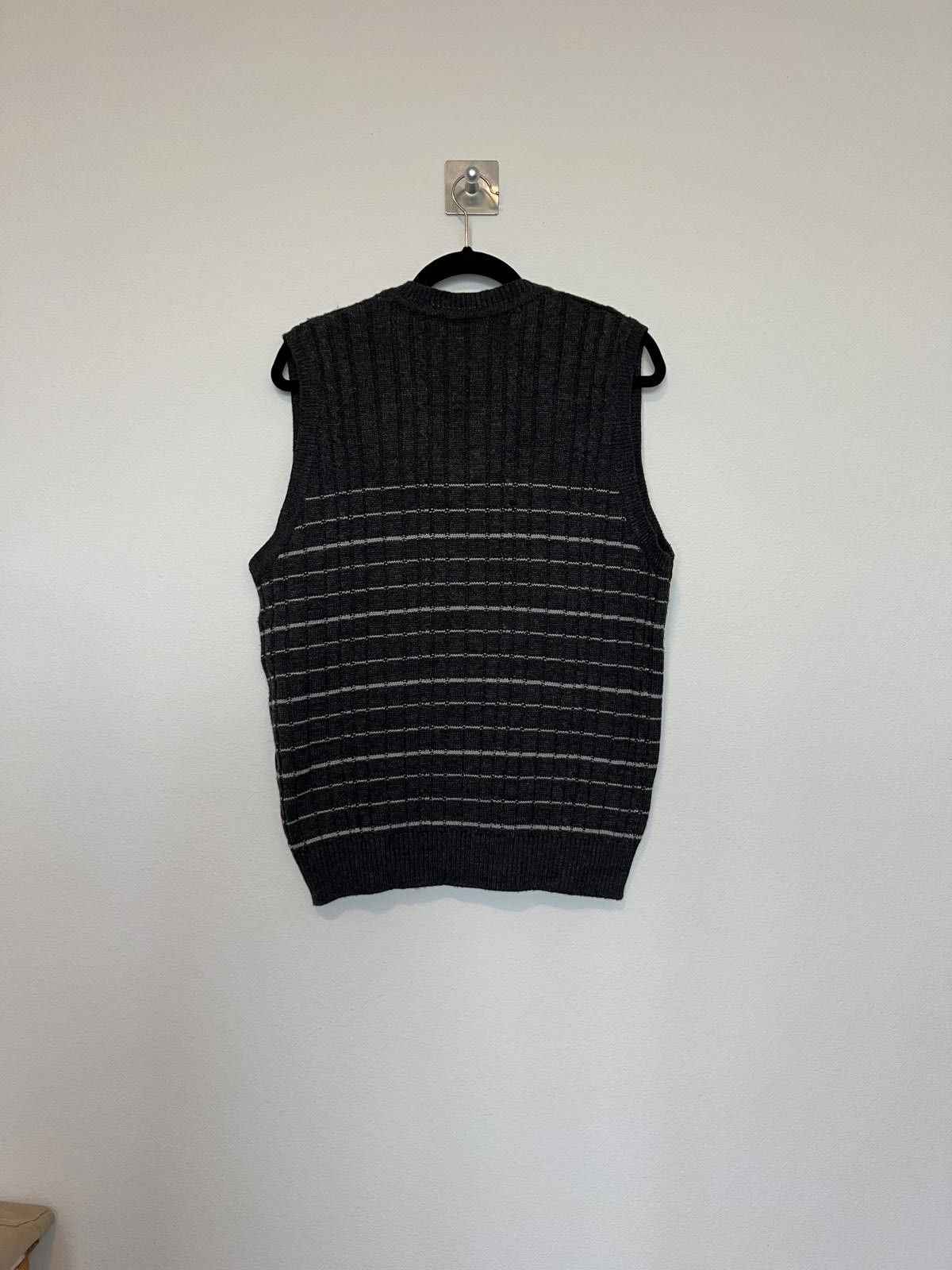 Designer Vintage 90s Knitted Gray Sweater Vest Size US M / EU 48-50 / 2 - 3 Thumbnail