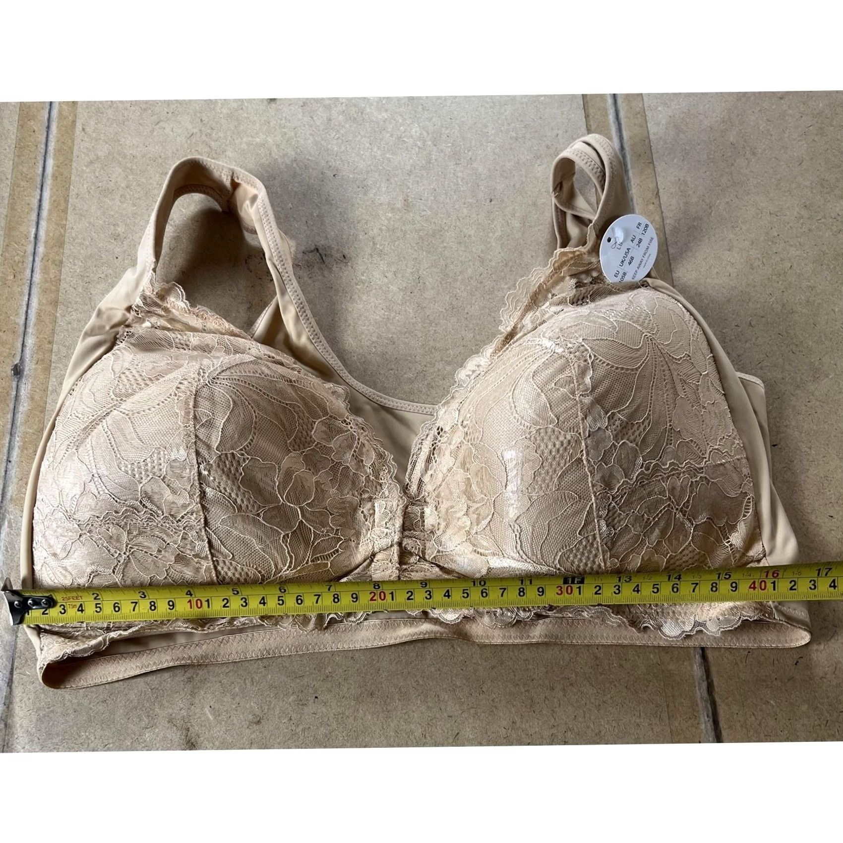 Vintage Lucy Breeze Bra Womens 46B Beige Longline Molded Lightly Lined Lace Nylon Spandex Wireless Pullover Full Coverage Size ONE SIZE - 6 Thumbnail