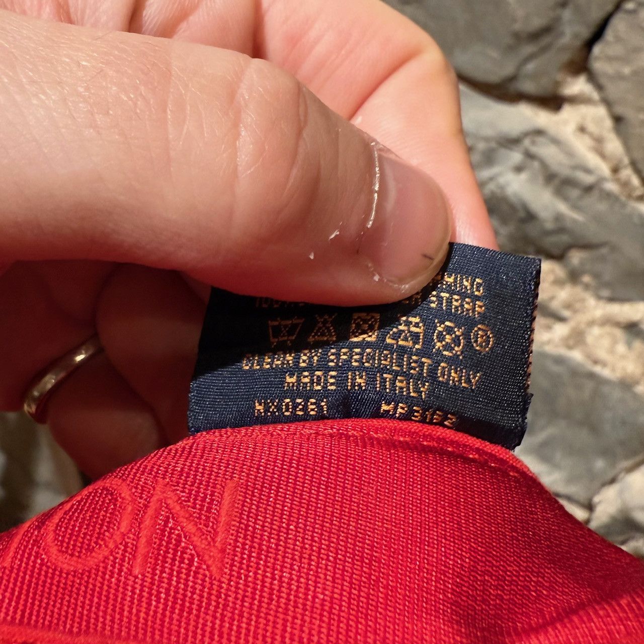 Louis Vuitton Louis Vuitton Red Mesh LV Soho Exclusive Everyday Cap Size ONE SIZE - 12 Thumbnail