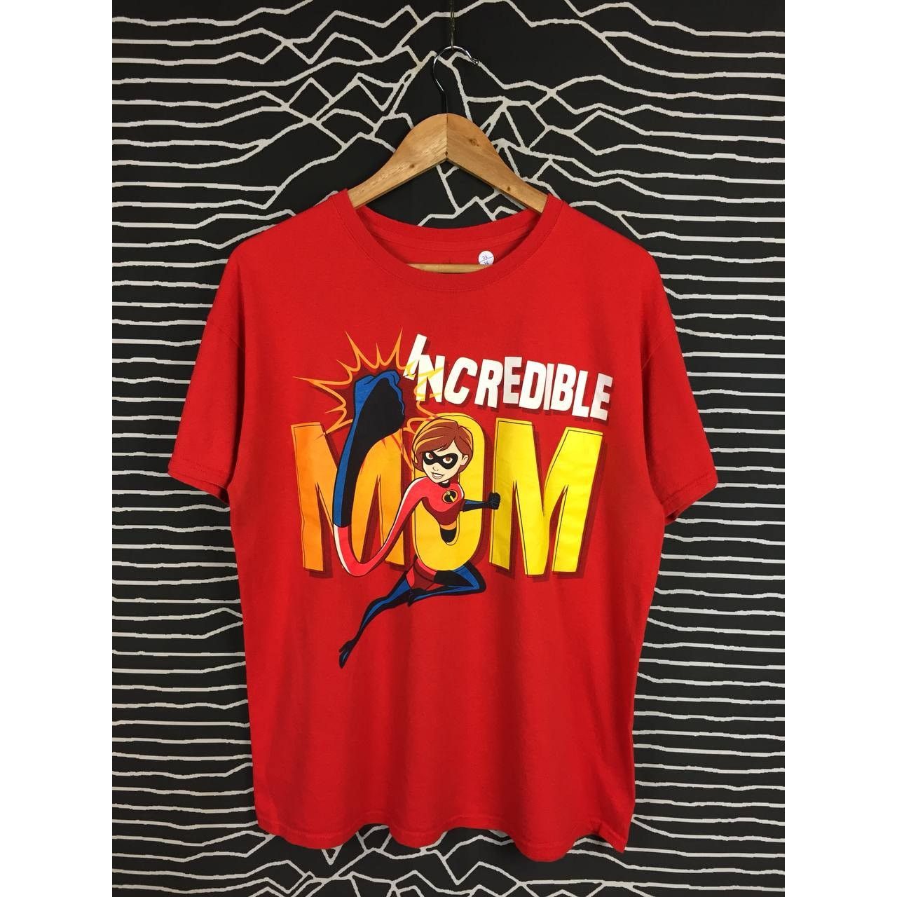 Disney × Vintage Disney The Incredibles Animated Film Incredible Mom Tee Size US L / EU 52-54 / 3 - 1 Thumbnail