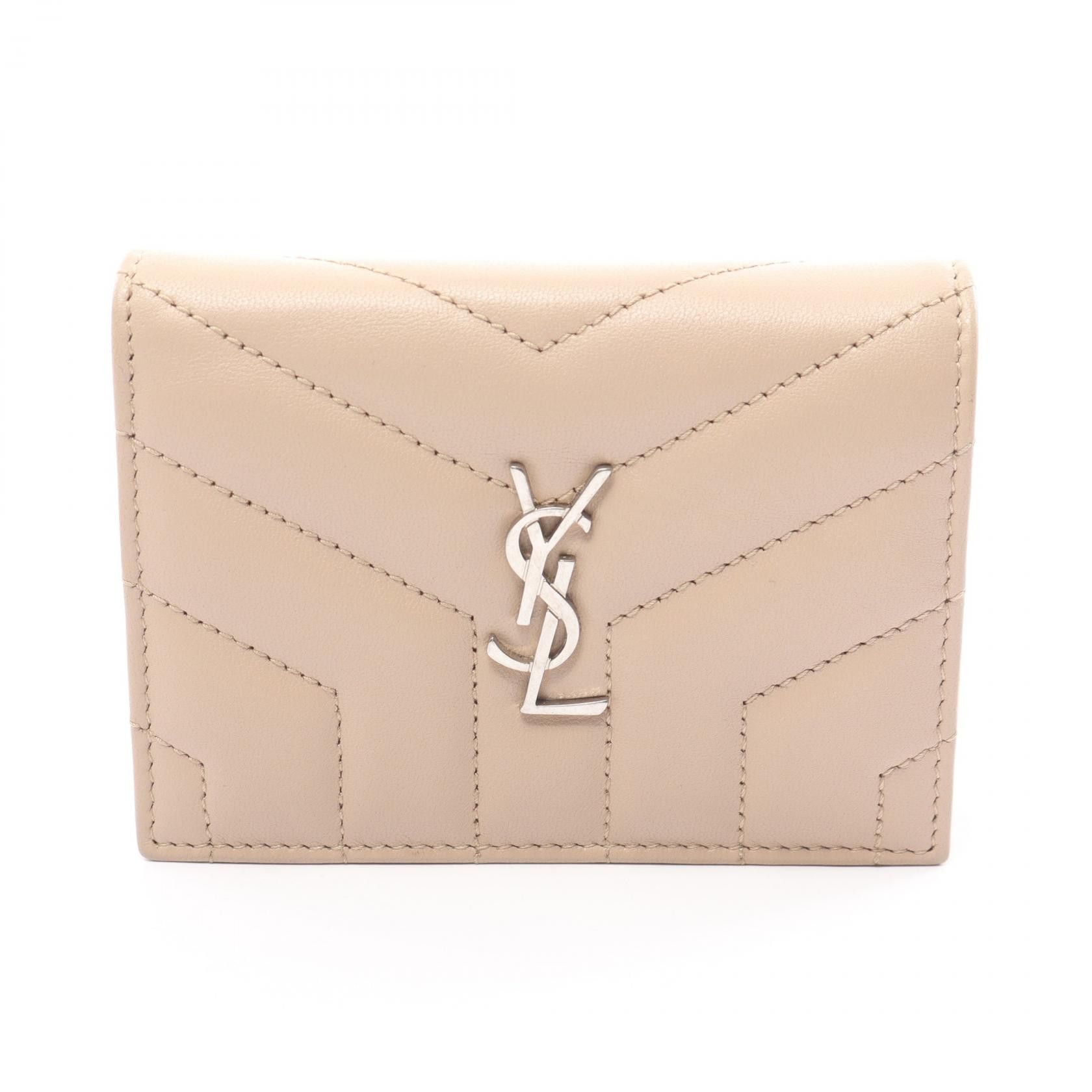 Other Other Quilted Logo Bifold Wallet Leather Short Wallet in Great Condition Size ONE SIZE - 1 Thumbnail