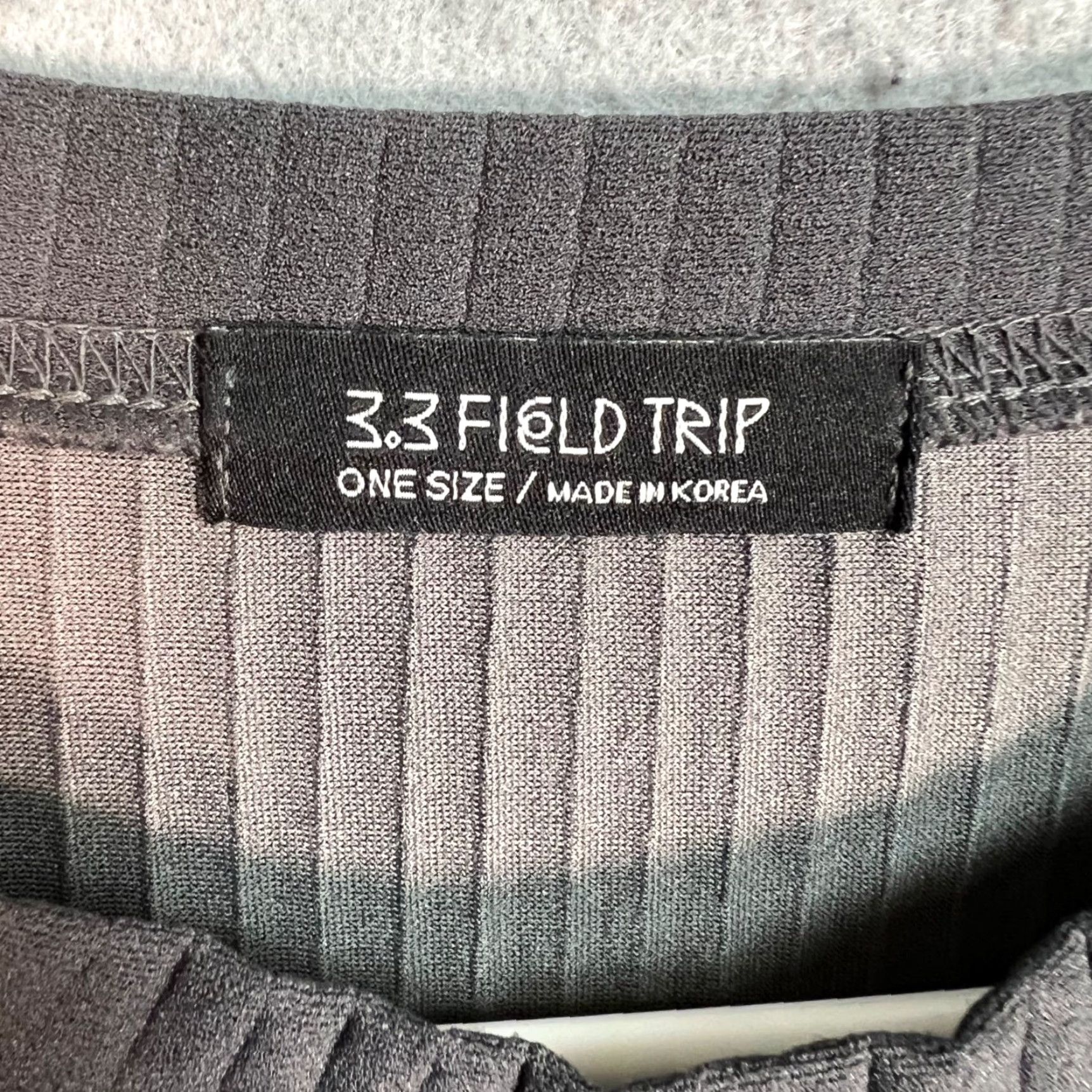 Vintage VINTAGE 3.3 Field Trip T-Shirt Dark Gray One Size Women Crew Neck Short Sleeve Polyester/Spandex Oversized Shirt Size ONE SIZE - 3 Thumbnail