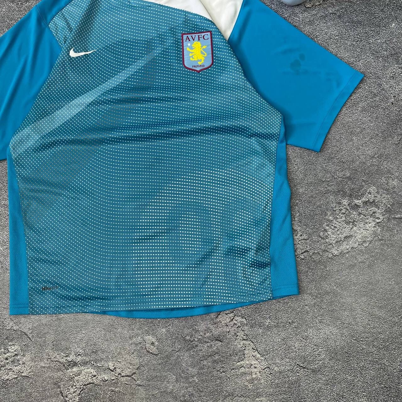 Nike Vintage Aston Vila Nike Total-90 Training Y2K Football Size US M / EU 48-50 / 2 - 16 Thumbnail