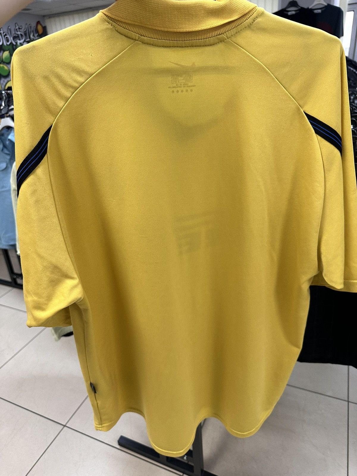 Vintage Vintage Inter Milan soccer jersey rare yellow size L away Size US L / EU 52-54 / 3 - 7 Thumbnail