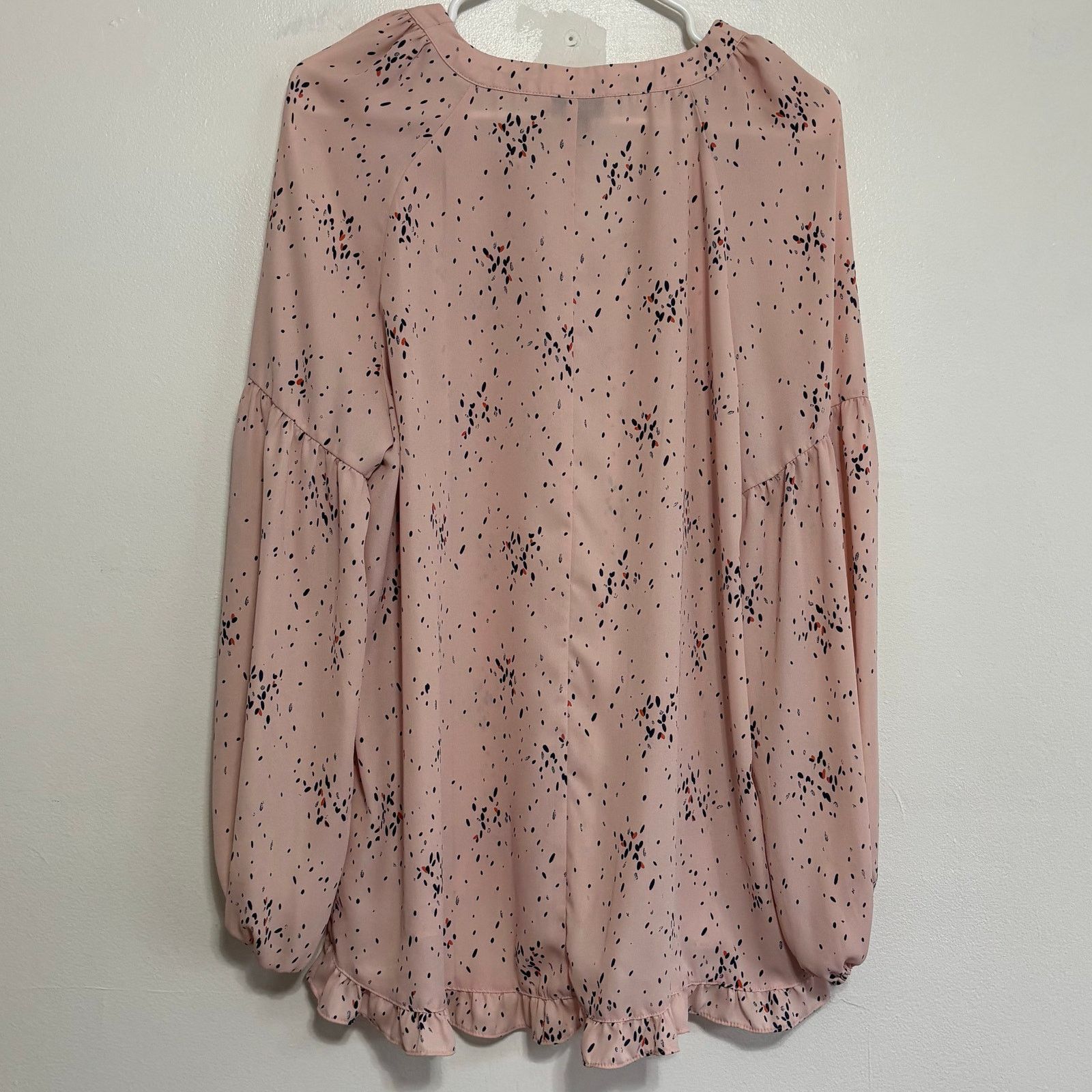 Other a.n.a Pink Splatter Dot V-Neck Long Sleeve Ruffle Hem Blouse Size M / US 6-8 / IT 42-44 - 2 Thumbnail