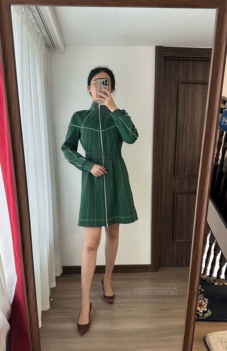 Valentino Valentino dress Size M / US 6-8 / IT 42-44 - 2 Thumbnail