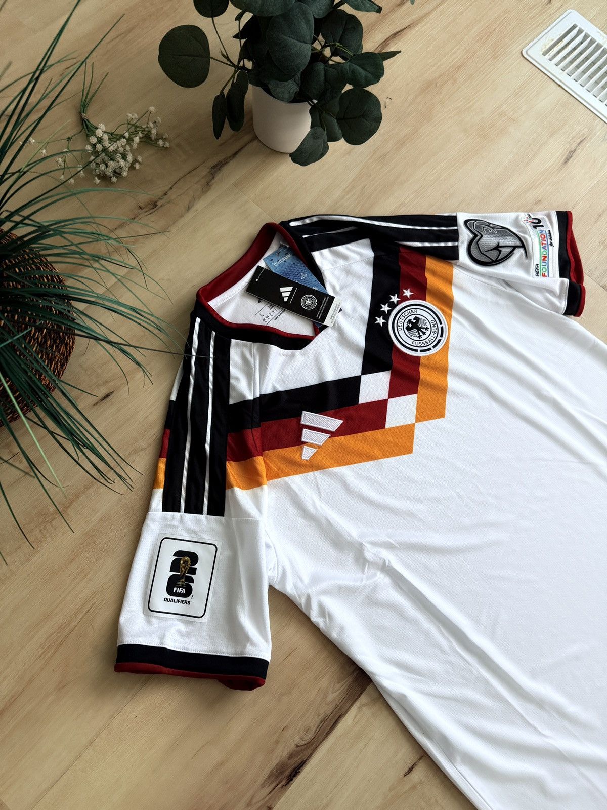Adidas Germany 2026 World Cup Home Soccer Jersey Men Football Shirt Size US L / EU 52-54 / 3 - 2 Thumbnail