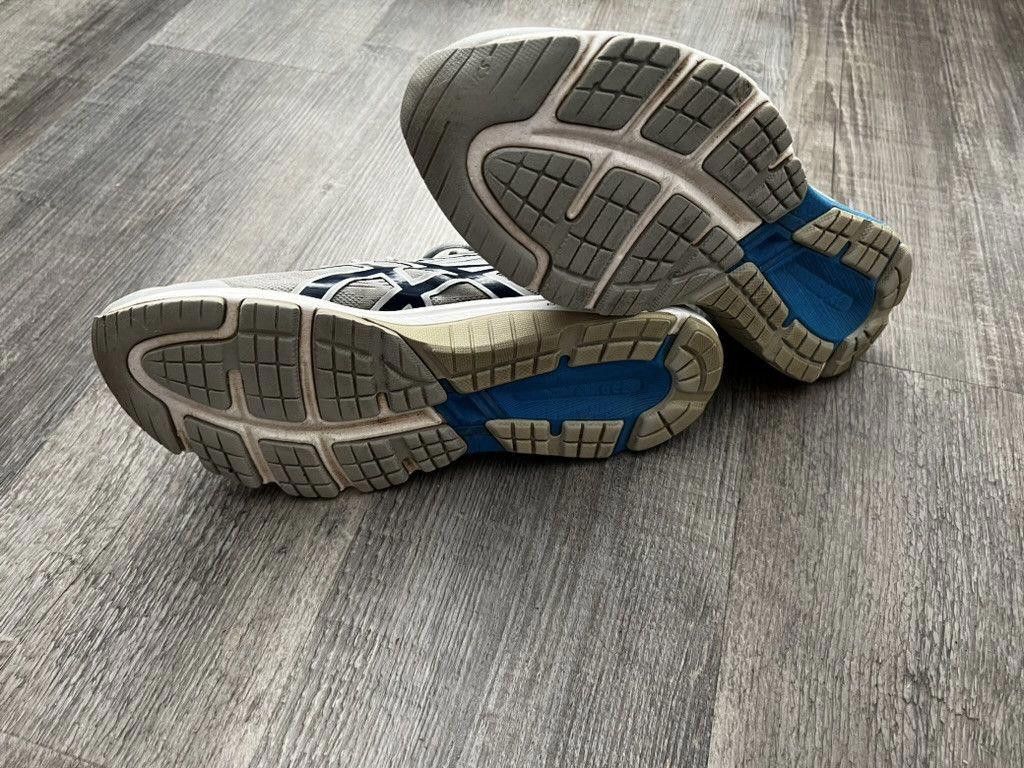 Asics ASICS • GT-1000 8 (9M) Size US 9 / EU 42 - 12 Thumbnail