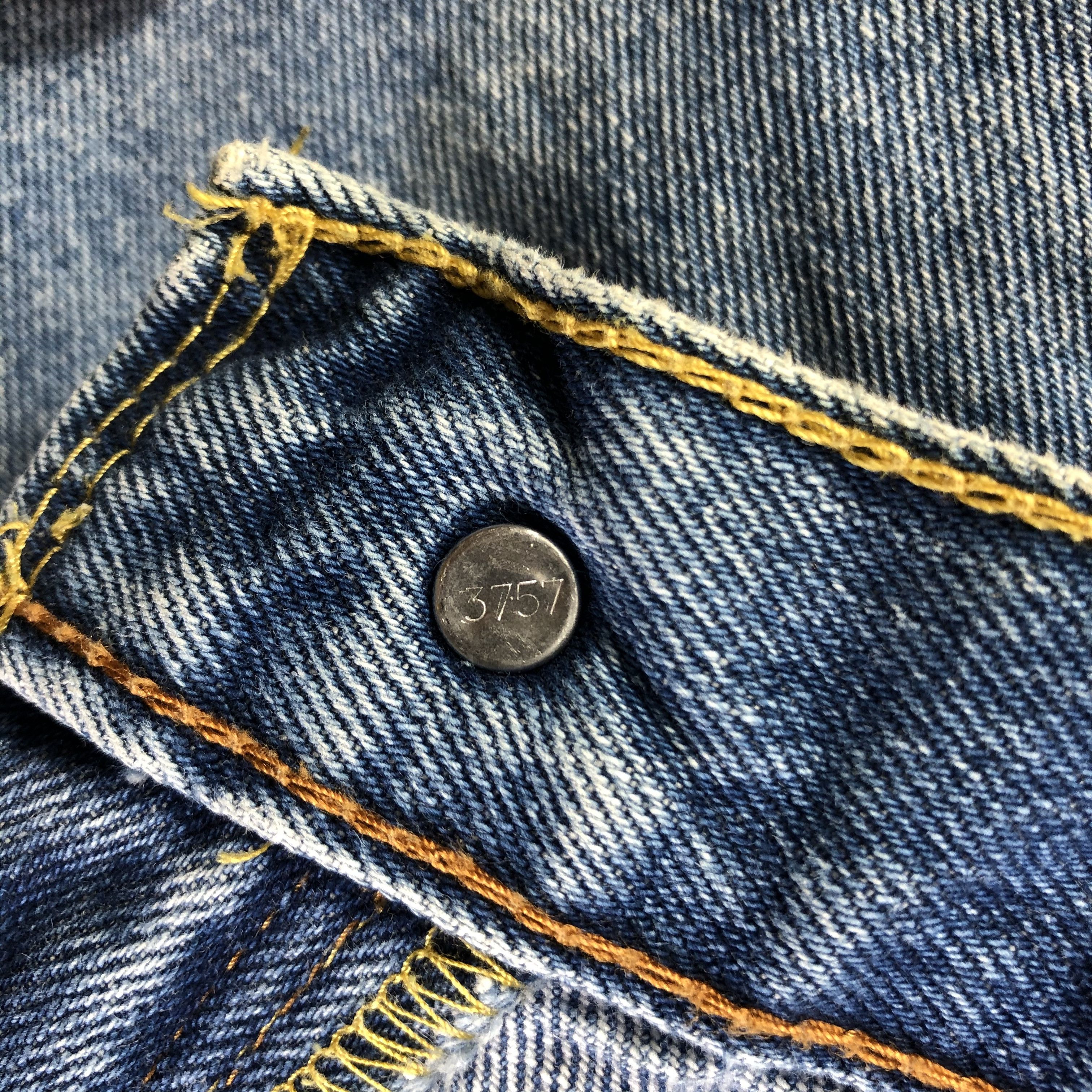 Levi's Vintage Blue Wash Levis 505 Jeans-J3410 Size US 33 - 8 Thumbnail