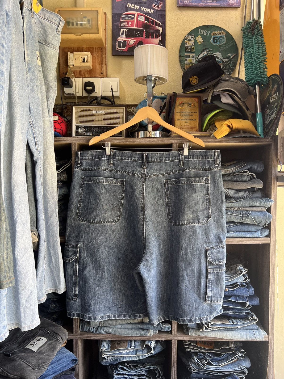 Wrangler 🔥Wrangler Cargo Cropped Denim Size US 43 - 2 Thumbnail