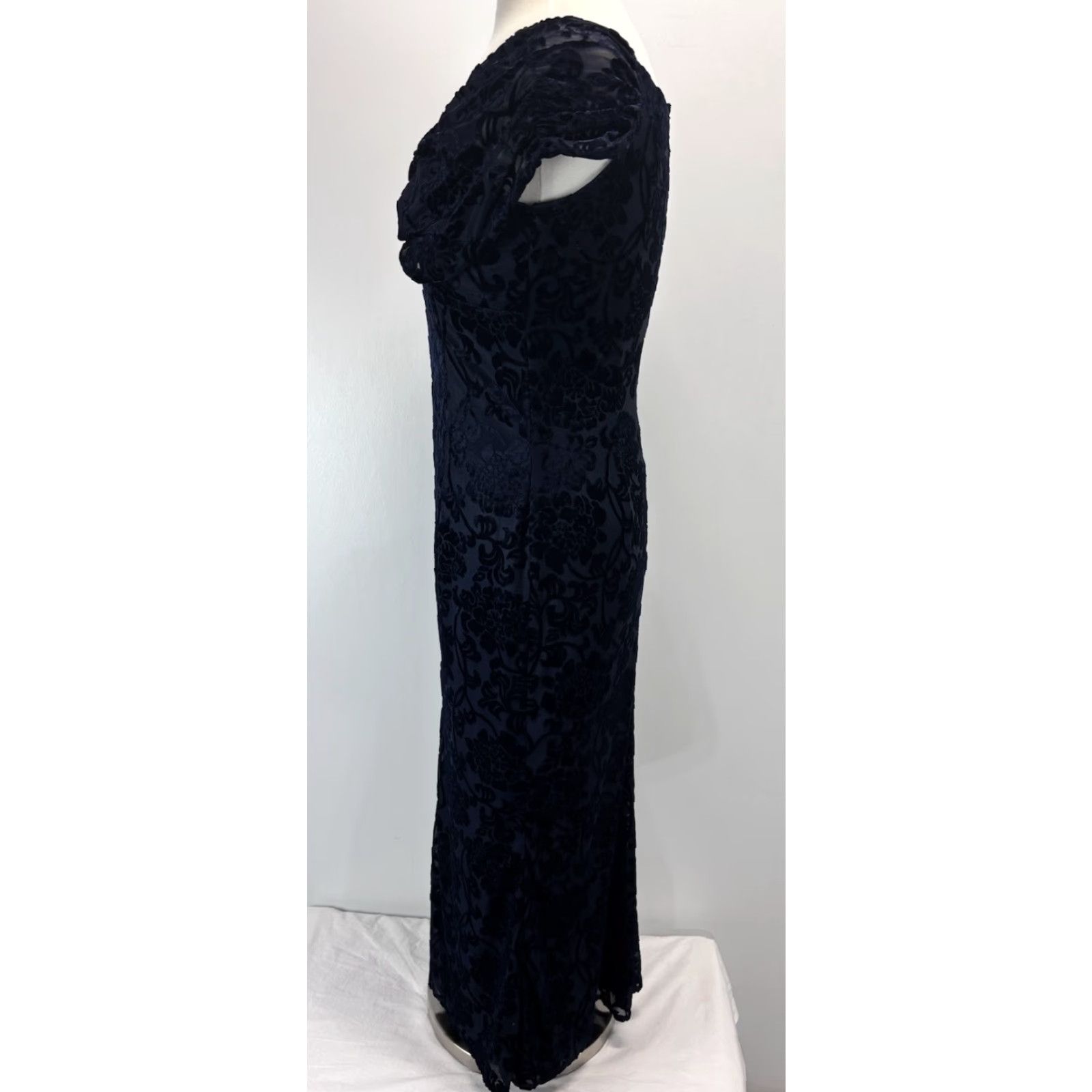 Jessica McClintock VINTAGE Jessica McClintock Velvet Burnout Maxi Gown Dress Sz 6 Women Floral Off the Shoulder Navy 90s Whimsigoth Size M / US 6-8 / IT 42-44 - 2 Thumbnail