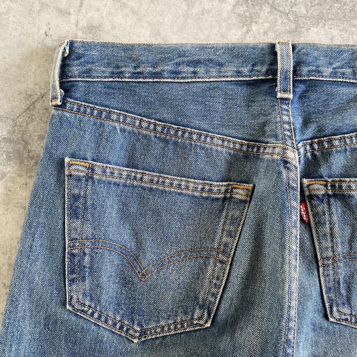 Levi's Vintage 1996 Levi’s 501 Faded Blue Ripped Denim Jeans Size US 31 - 20 Thumbnail