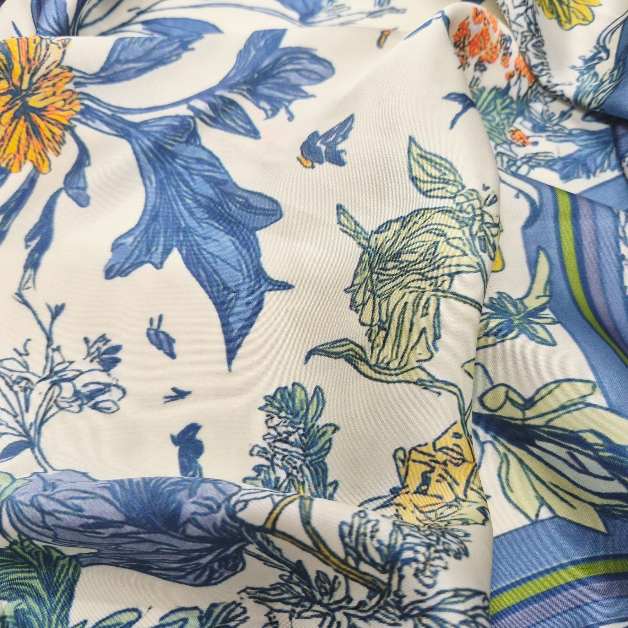 Other ✨Luxury Elegant Blue Floral Silky Square Scarf Beige Blue Ne Size ONE SIZE - 3 Thumbnail