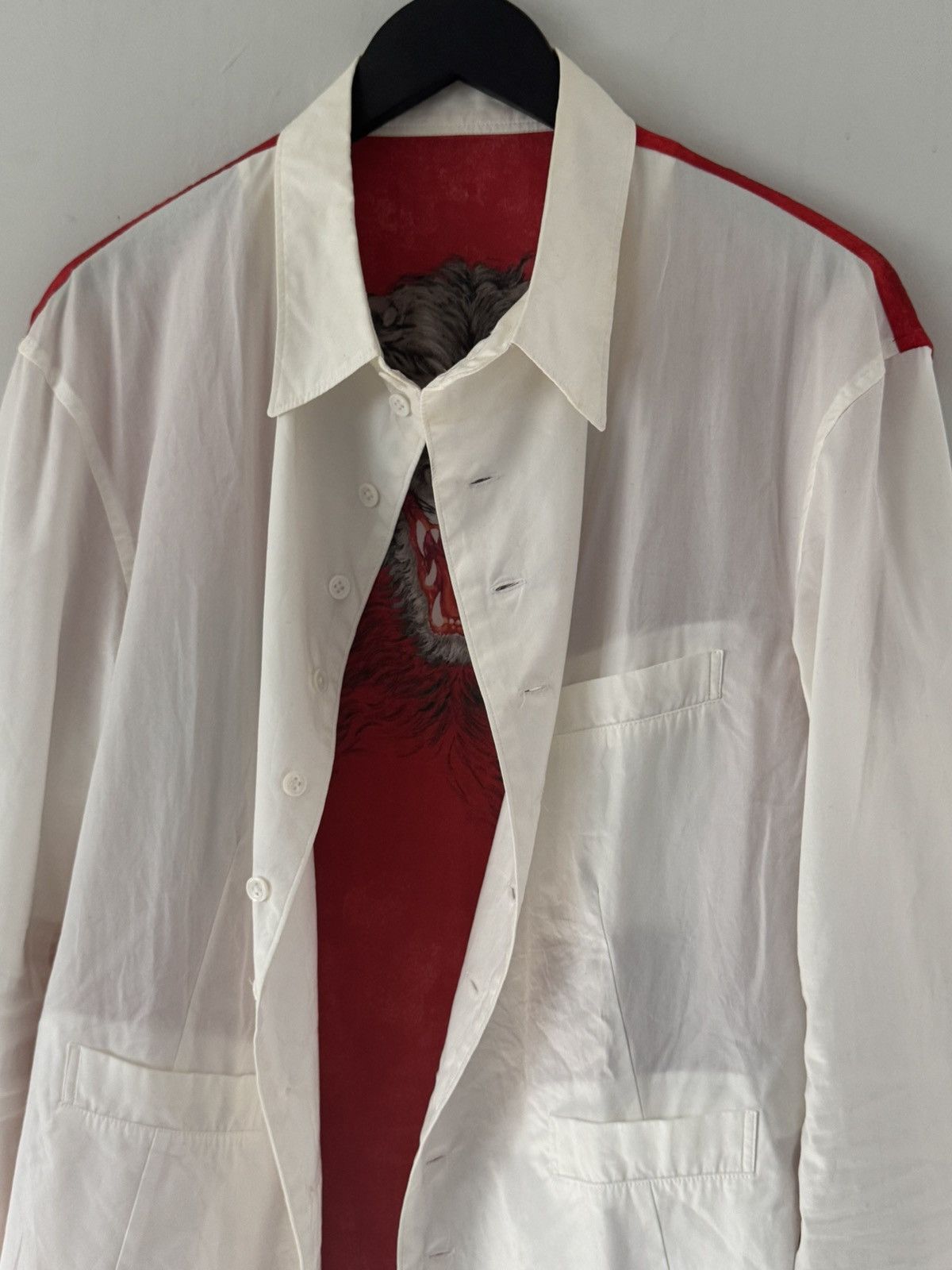 Yohji Yamamoto AW2009 Yohji Yamamoto Cerberus Wolf Red Silk Runway ButtonUp Size US L / EU 52-54 / 3 - 7 Thumbnail