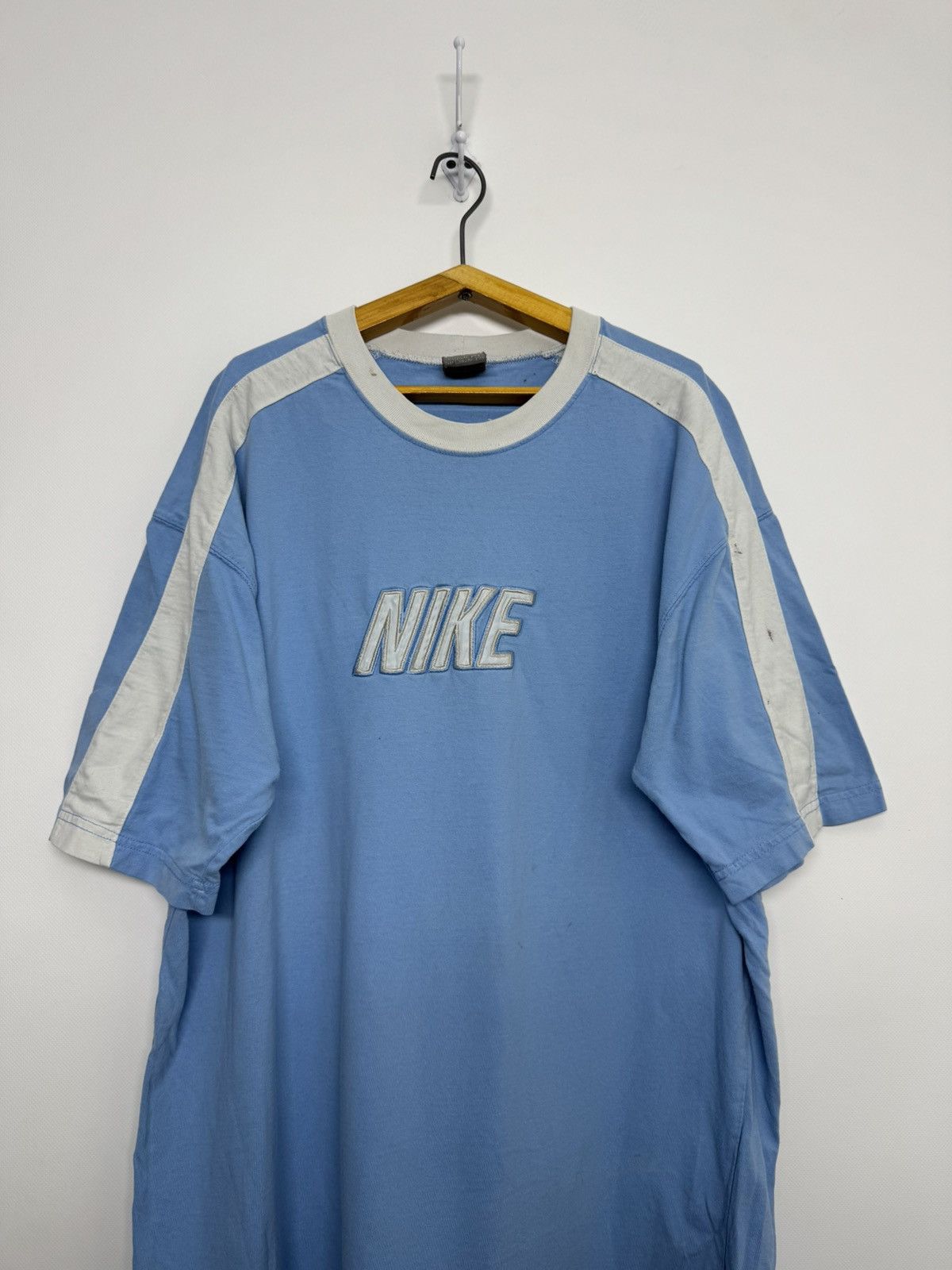 Nike Vintage Y2k Nike Big Logo Swoosh T-Shirt Size US XL / EU 56 / 4 - 2 Thumbnail