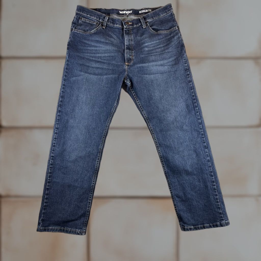 Wrangler Wrangler Jeans Regular Fit Men’s 38x29 Blue Denim Straight 38 Inseam 29 Inseam Dark Wash Mens Regular Jeans Size US 38 / EU 54 - 1 Thumbnail
