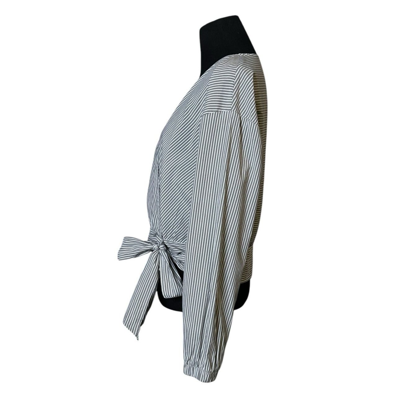Mossimo Mossimo gray white stripes wrap blouse size Small Size S / US 4 / IT 40 - 5 Thumbnail