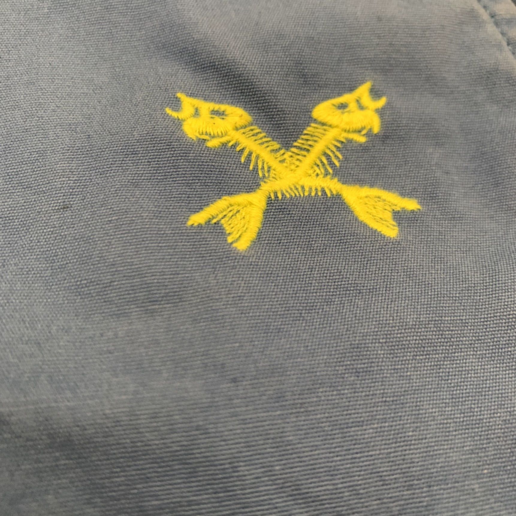 Vineyard Vines VINEYARD VINES Chino Shorts Mens 33 Blue Embroidered Fish Crossbones Casual Summer Size US 33 - 2 Thumbnail