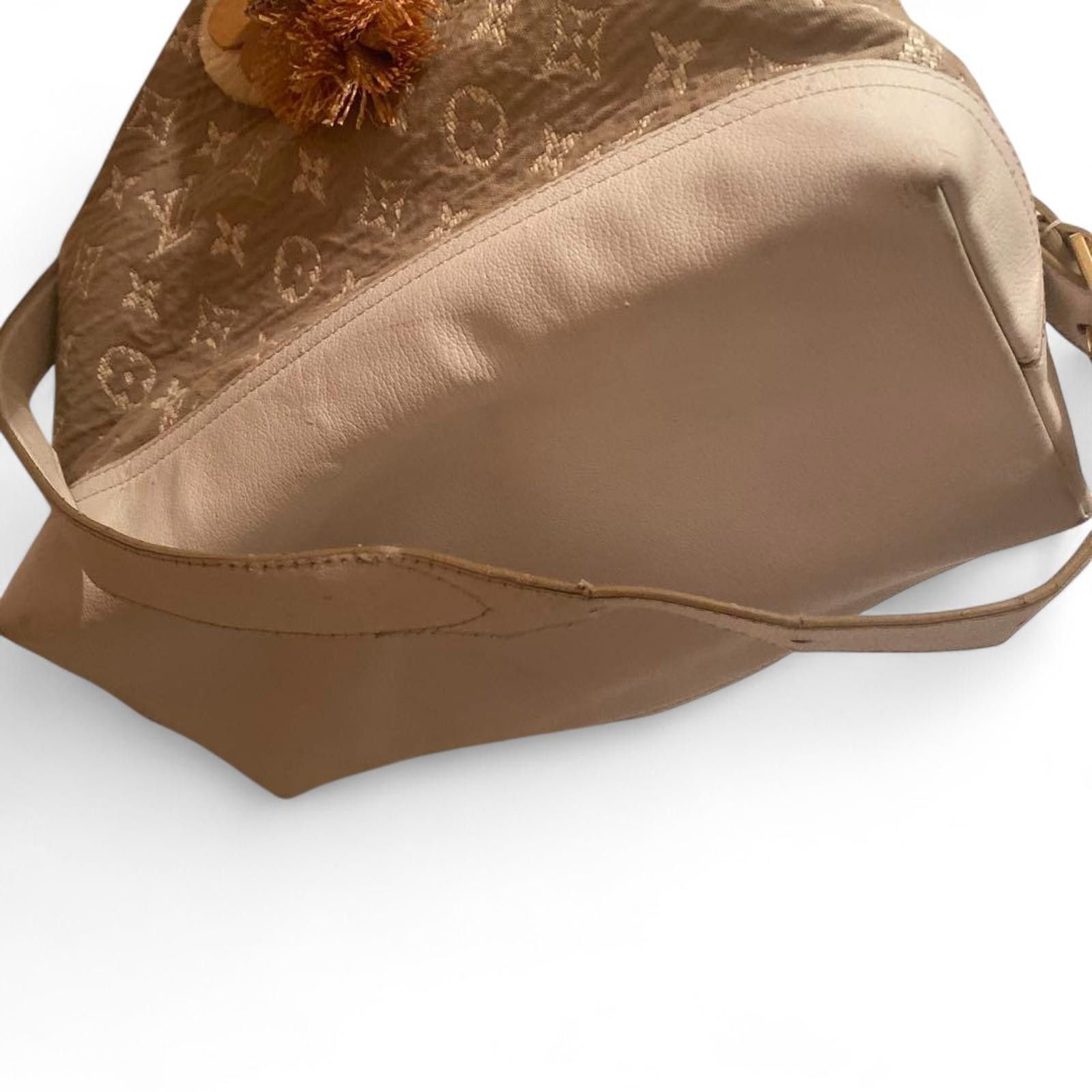 Louis Vuitton Louis Vuitton - Beige Monogram Canvas Hobo Bag with Leather Size ONE SIZE - 9 Thumbnail