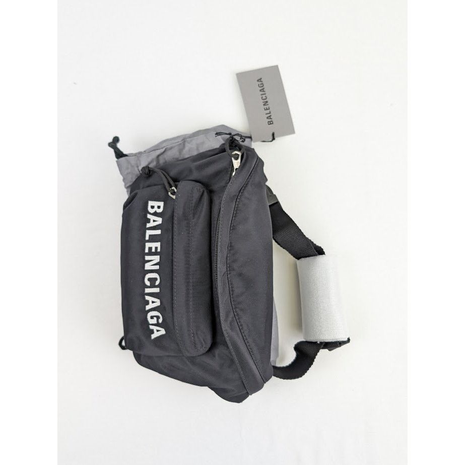 Balenciaga o1rshd1 Size: OS / Logo Sport Wheel Beltpack in Black Size ONE SIZE - 9 Thumbnail