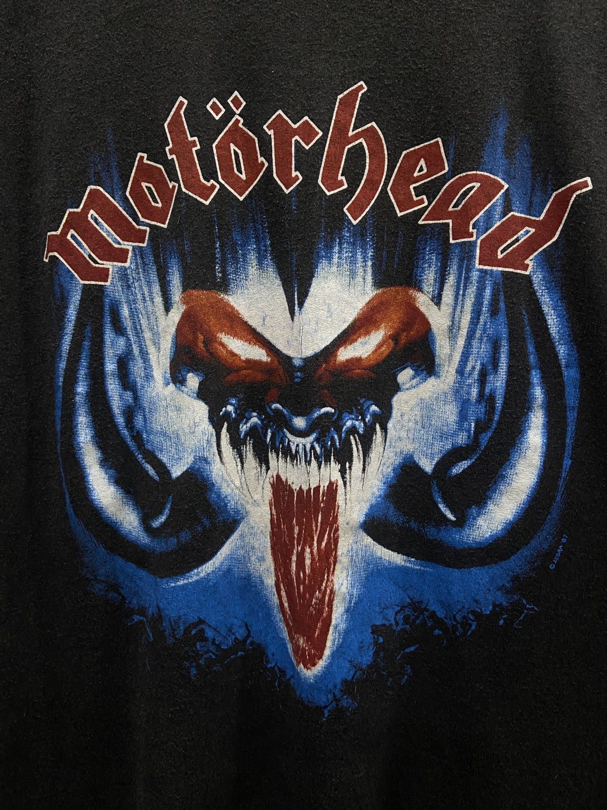 Band Tees Vintage 80s MOTORHEAD Thrash Metal Rock tour Band TShirt Size US L / EU 52-54 / 3 - 4 Thumbnail