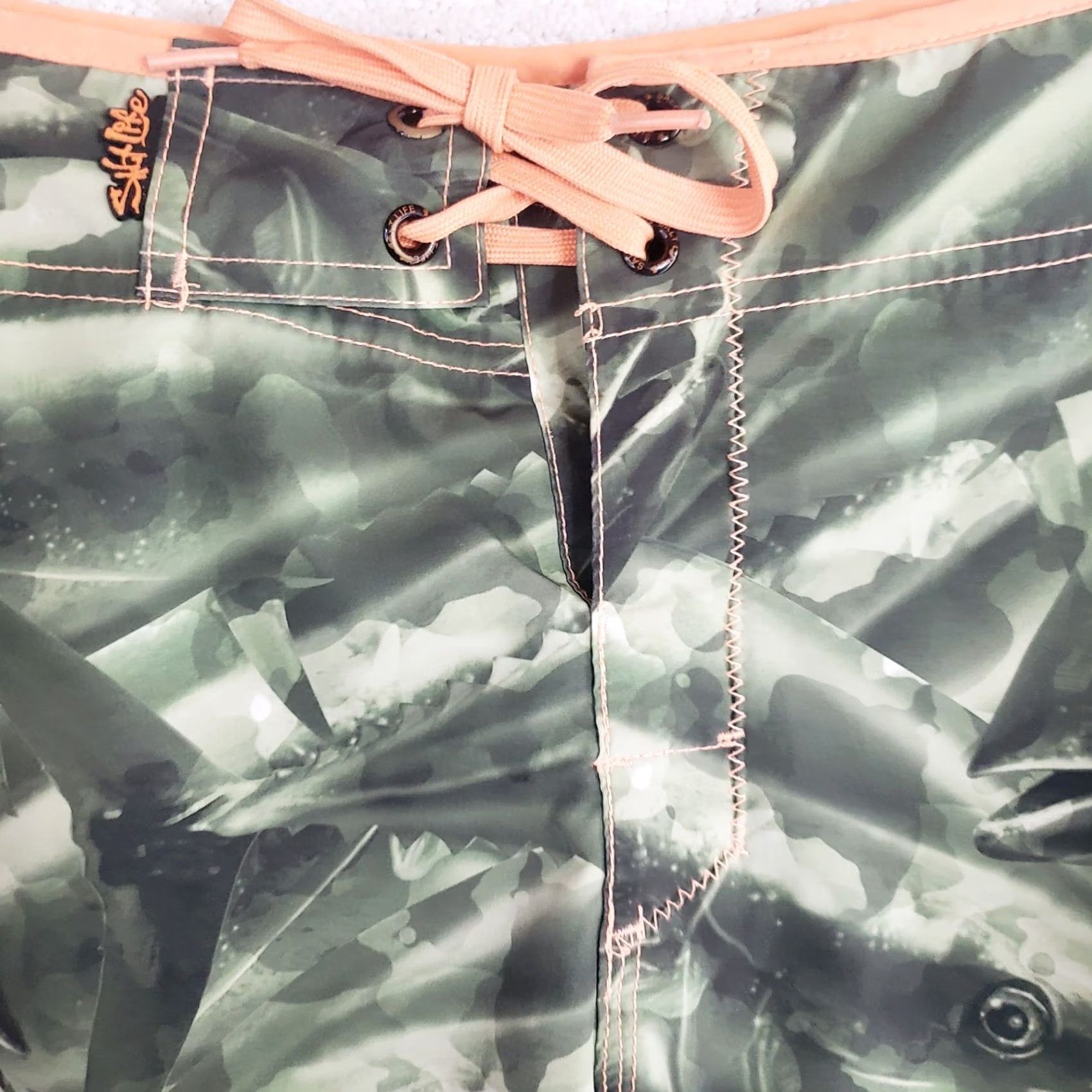 Vintage Salt Life Board Shorts Mens 32 Green Camouflage Vapor Stretch 10” Inseam Salt Life Graphics Classic Logo Swim Bottoms Size US 32 / EU 48 - 3 Thumbnail