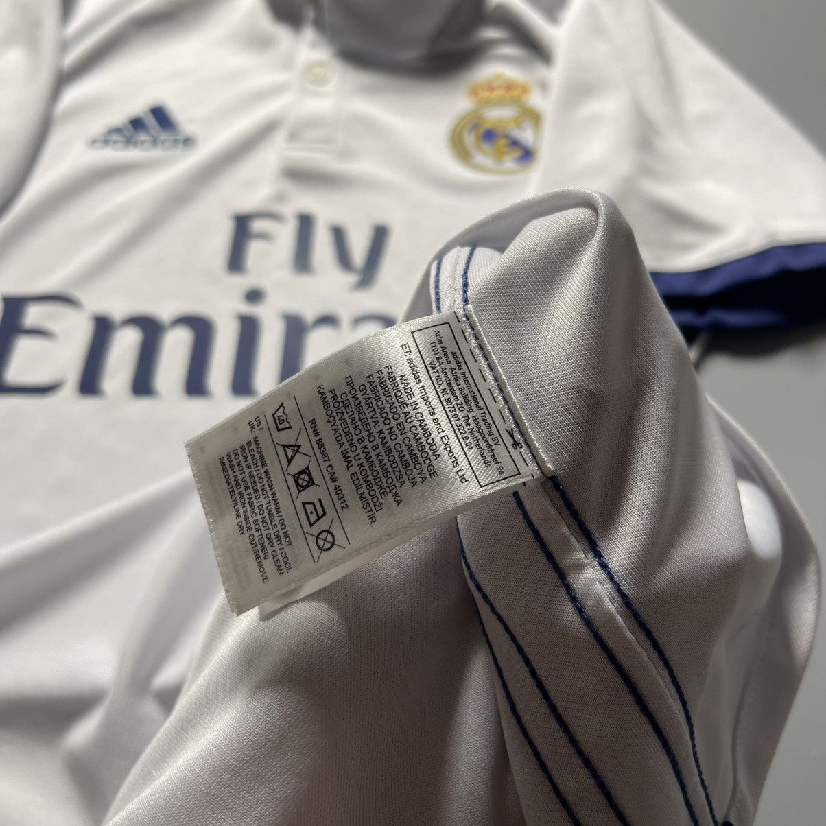 Adidas × Vintage REAL MADRID ADIDAS 2016/2017 FOOTBALL HOME JERSEY #7 RONALDO Size US S / EU 44-46 / 1 - 13 Thumbnail