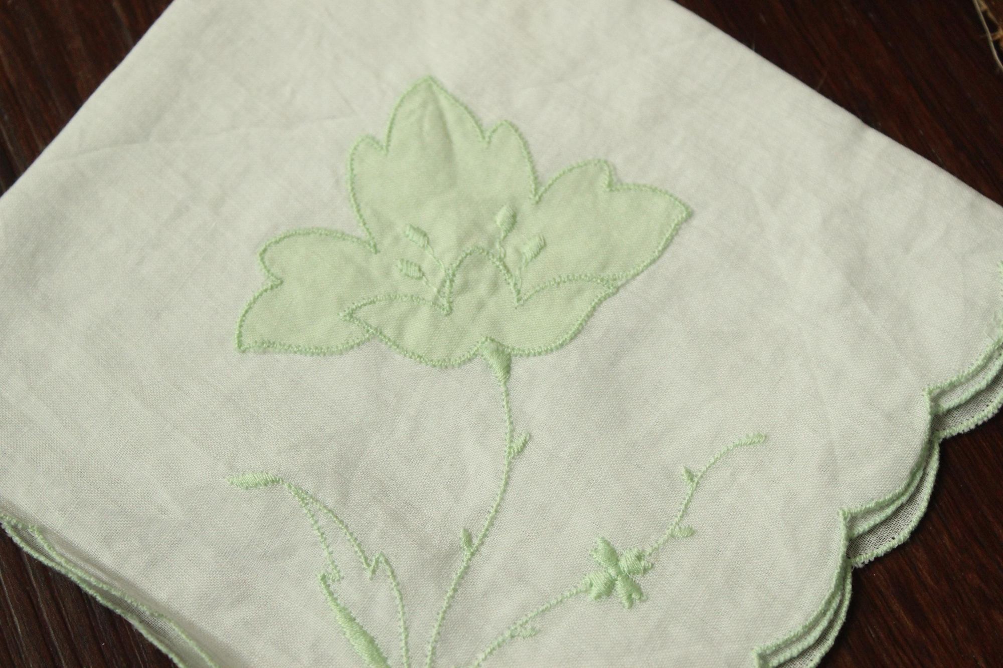 Vintage Vintage Handkerchief, Green Flower Applique and Embroidery o Size ONE SIZE - 2 Thumbnail