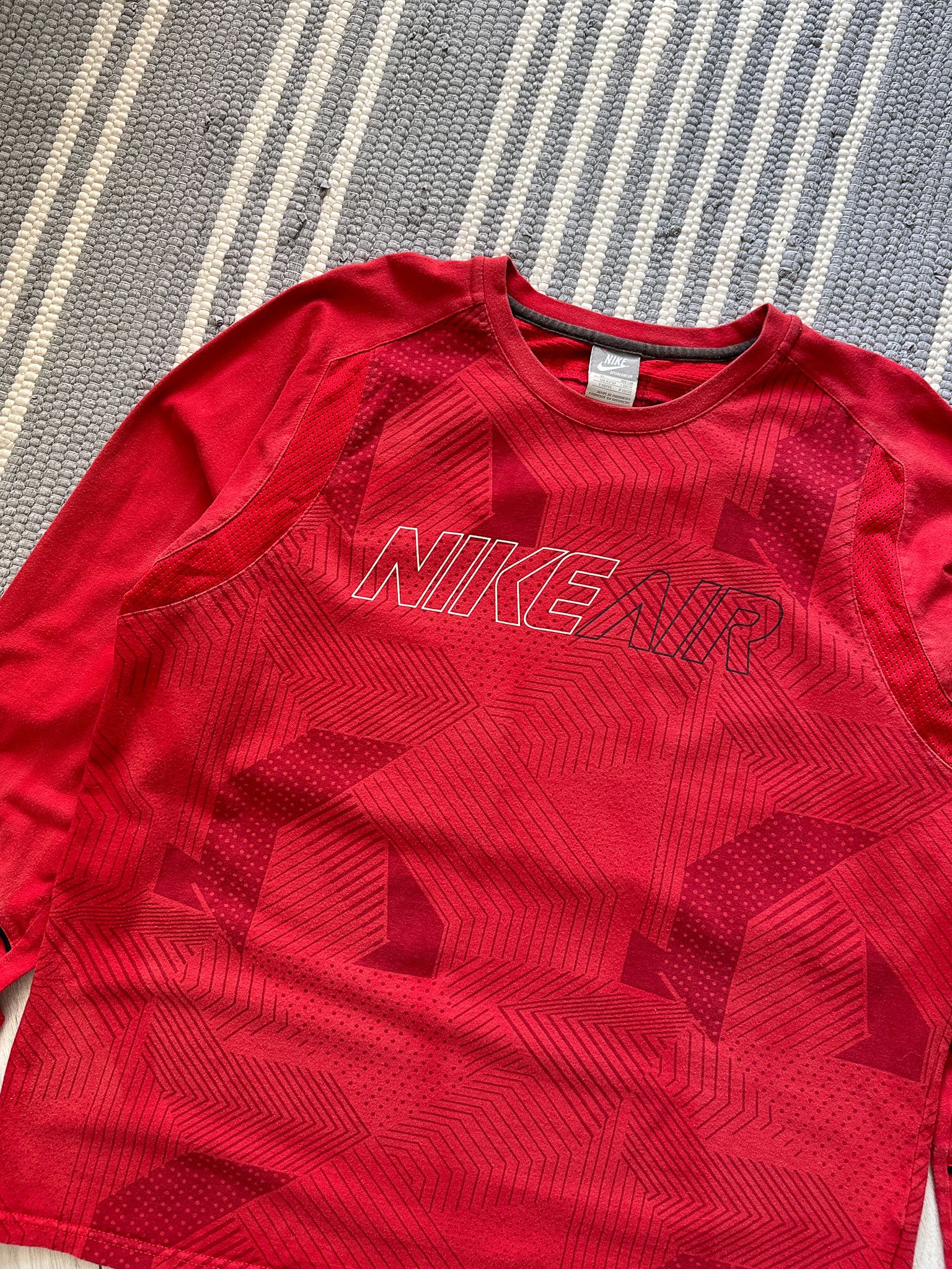Nike Vintage Y2K Nike Longsleeve Tee Shirt Size US XL / EU 56 / 4 - 2 Thumbnail