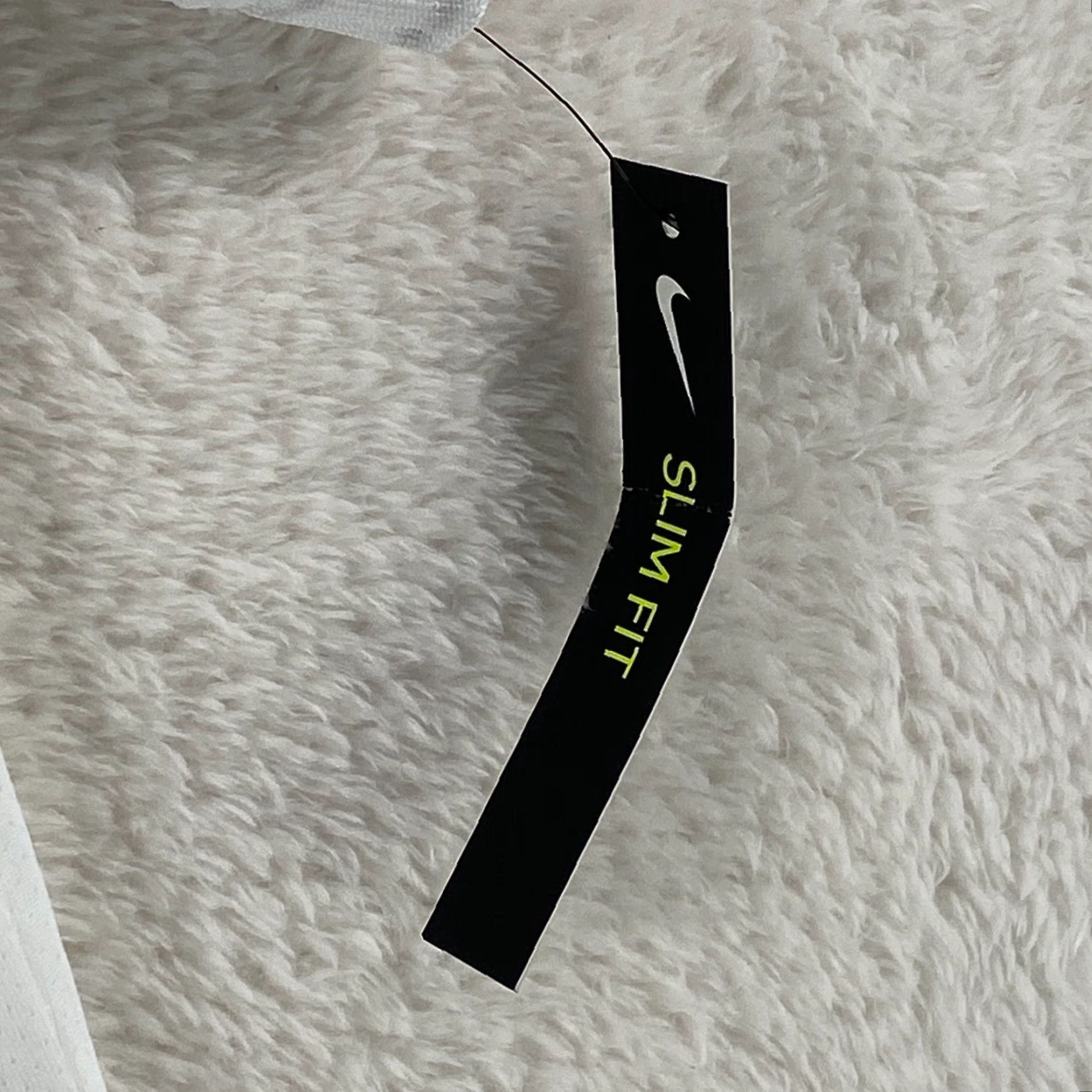Nike Nike Rafa Nadal Wimbledon Aeroreact Men's Tennis Shirt AQ7660-100 Size S Nike Shirt Tennis Mens White 2019 90s? Size US S / EU 44-46 / 1 - 4 Thumbnail