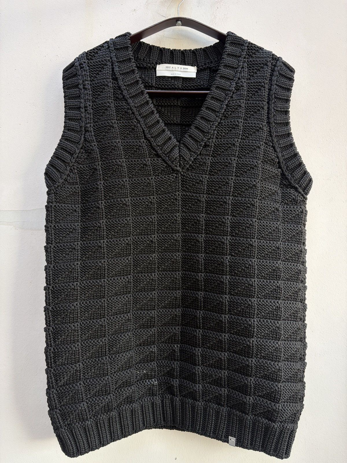 1017 ALYX 9SM Cable Knit Swaeter Vest Black