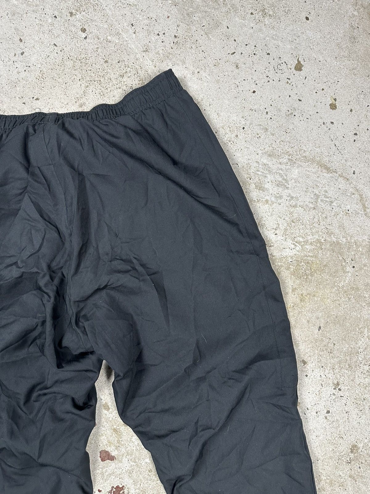 Nike Vintage Nike Black Track Pants Swoosh y2k Size US 33 - 13 Thumbnail