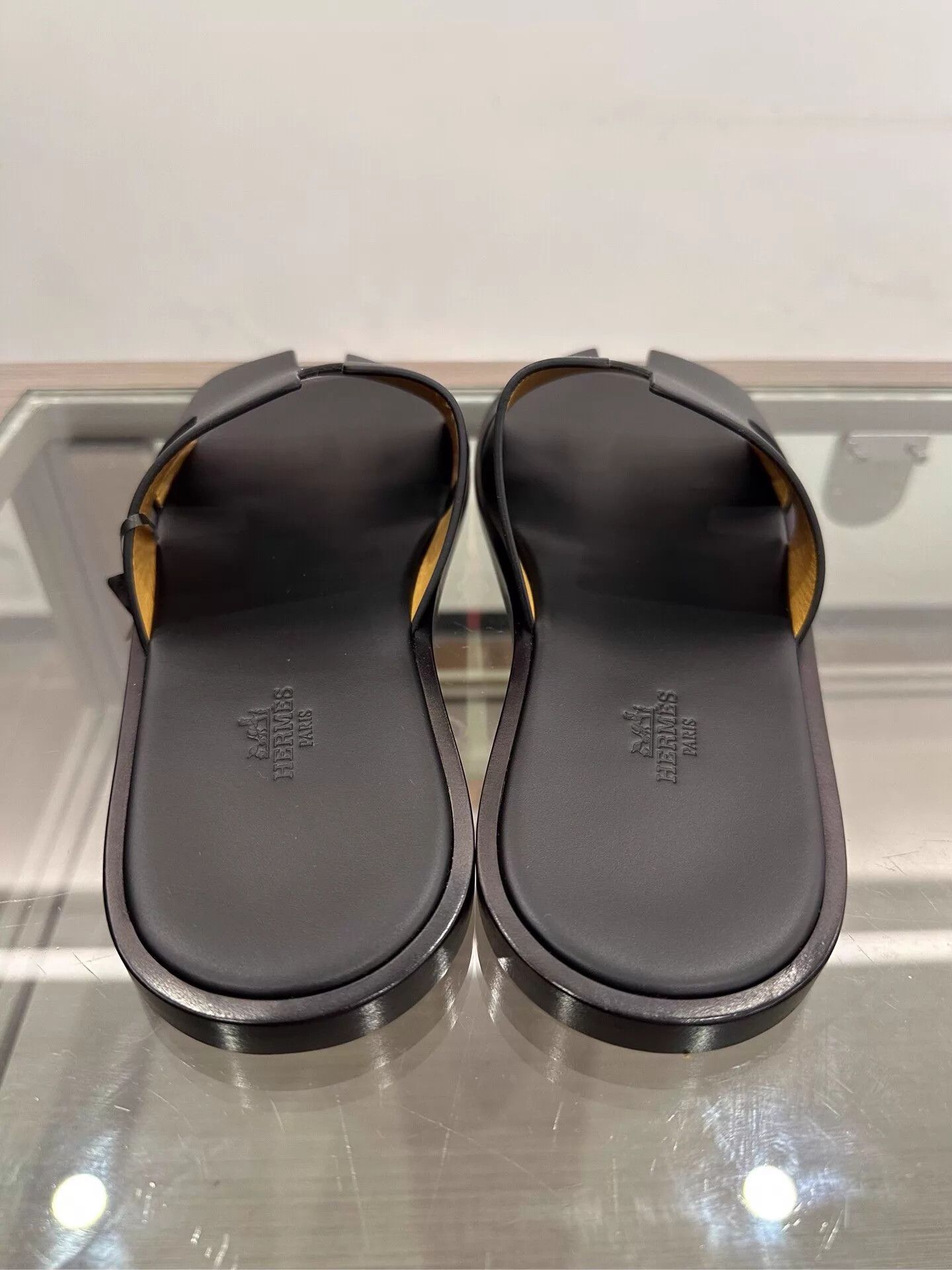 Hermes Hermes Izmir H Logo Men's Black Flip-Flops 41 Size US 8 / EU 41 - 5 Thumbnail