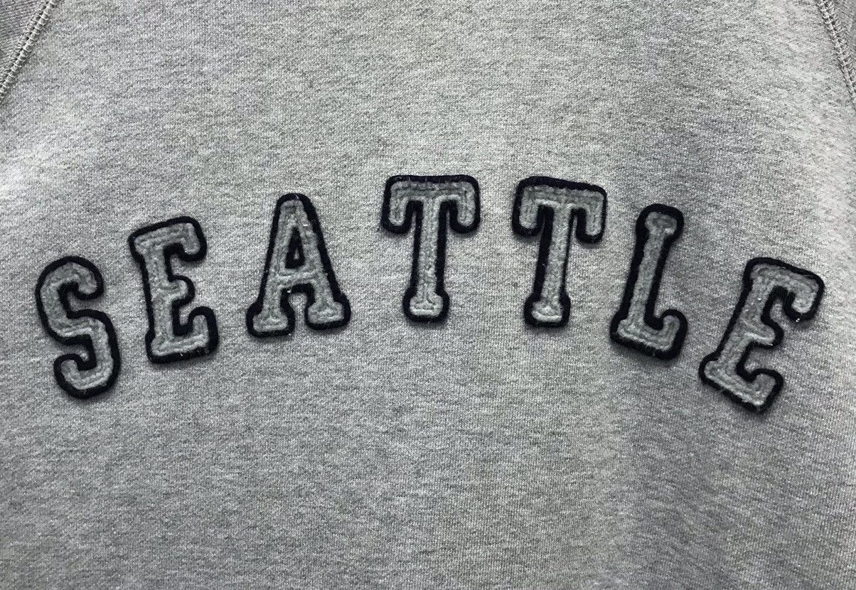 Uniqlo × Vintage Vintage Uniqlo Major League Baseball Seattle Sweatshirt Size US L / EU 52-54 / 3 - 3 Thumbnail