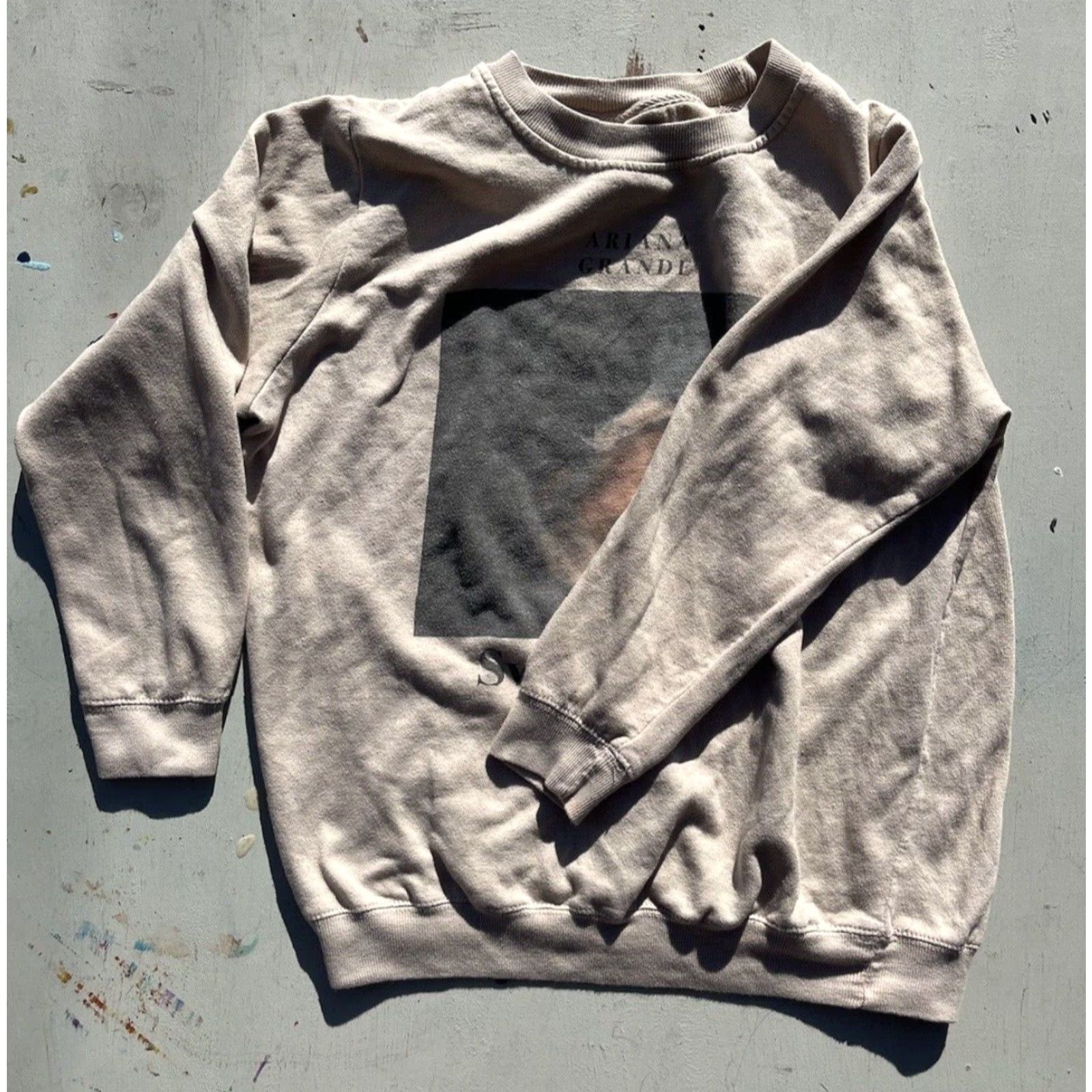 Vintage VINTAGE? No. Women's Ariana Grande Sweatshirt Beige Sweetener Spell-Out XL Pop Singer NYC Y2K Size XL / US 12-14 / IT 48-50 - 6 Thumbnail