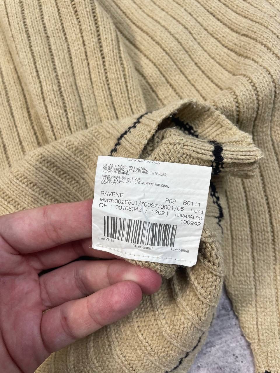 Burberry Vintage Burberry Logo Turtleneck Knit Sweater Y2K Size US L / EU 52-54 / 3 - 7 Thumbnail