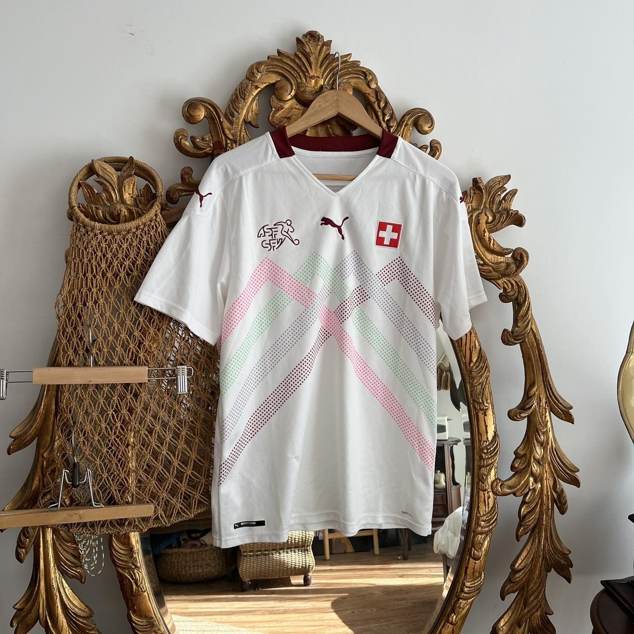 Puma Puma Soccer Jersey SWITZERLAND Sz L Size US L / EU 52-54 / 3 - 1 Thumbnail