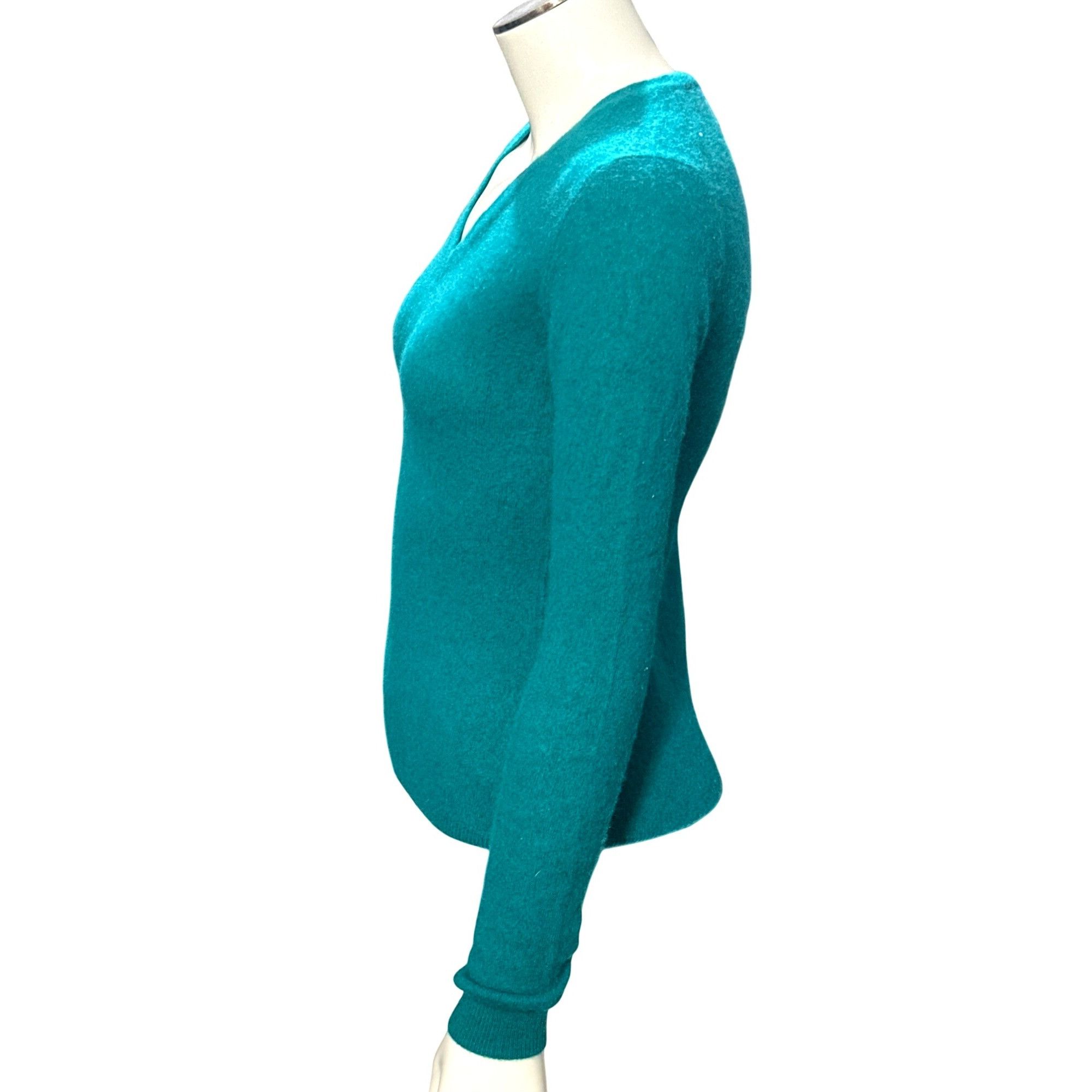 Uniqlo CCC Uniqlo Cashmere Teal V Neck Long Sleeve Sweater Ribbed C Size XS / US 0-2 / IT 36-38 - 2 Thumbnail