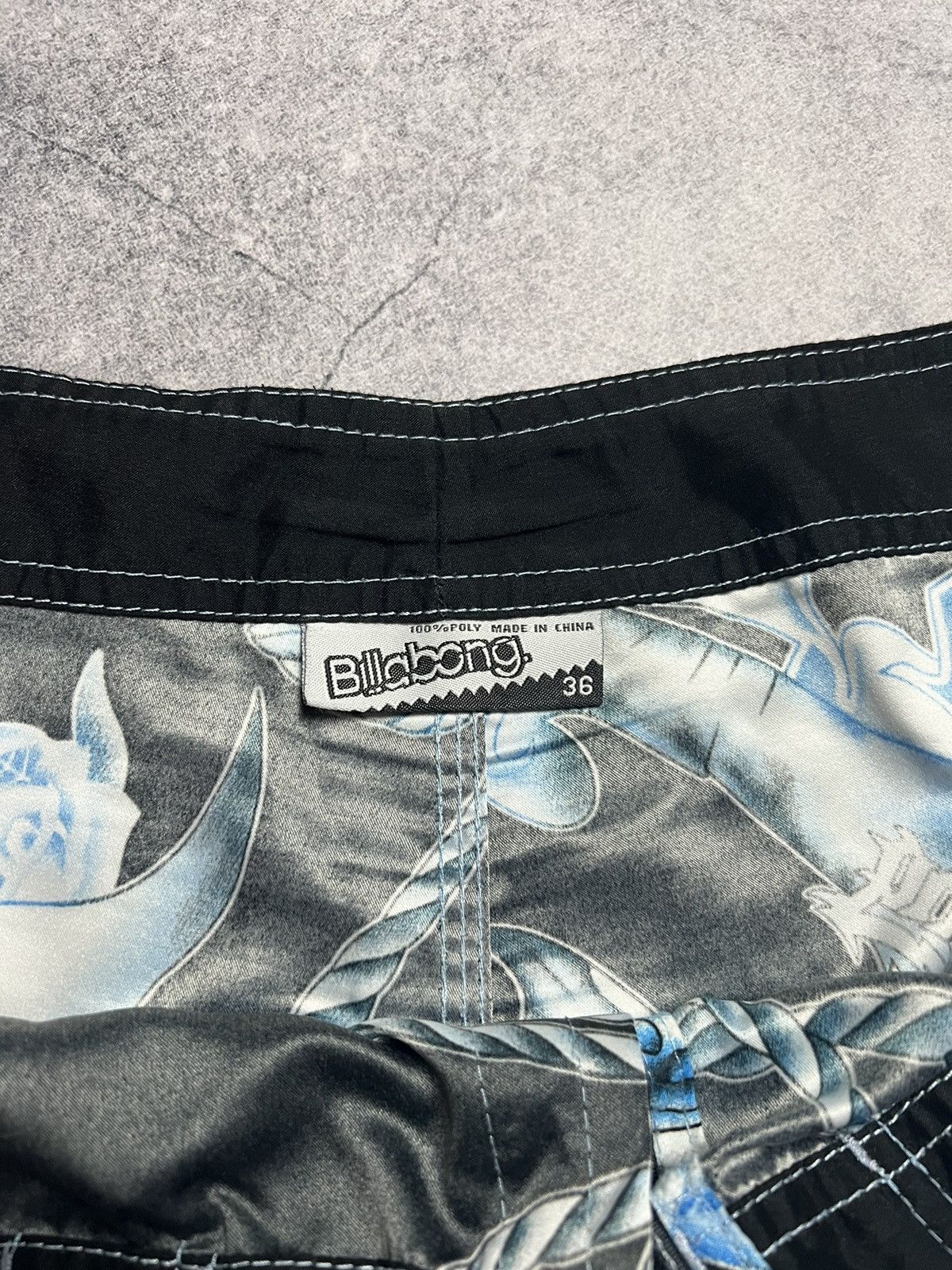 Billabong Vintage Billabong Skulls Rhinestones Graffiti Nylon Shorts Size US 36 / EU 52 - 5 Thumbnail