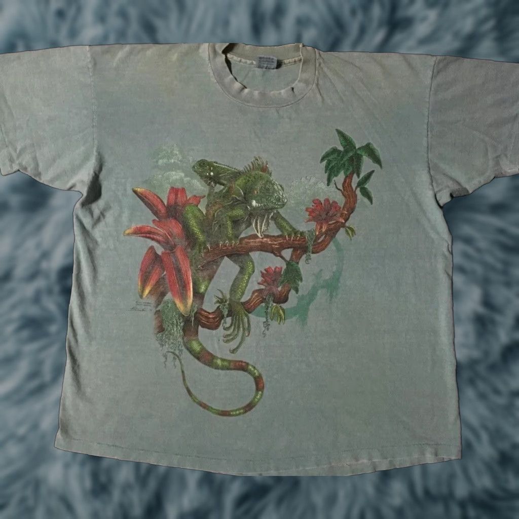 Vintage VINTAGE Iguana T-Shirt XL Green Boxy Men Regular Single Stitch 90s Distressed All Over Print Beach Grunge Animals Art Nature USA Animated Lizard Size US XL / EU 56 / 4 - 1 Thumbnail